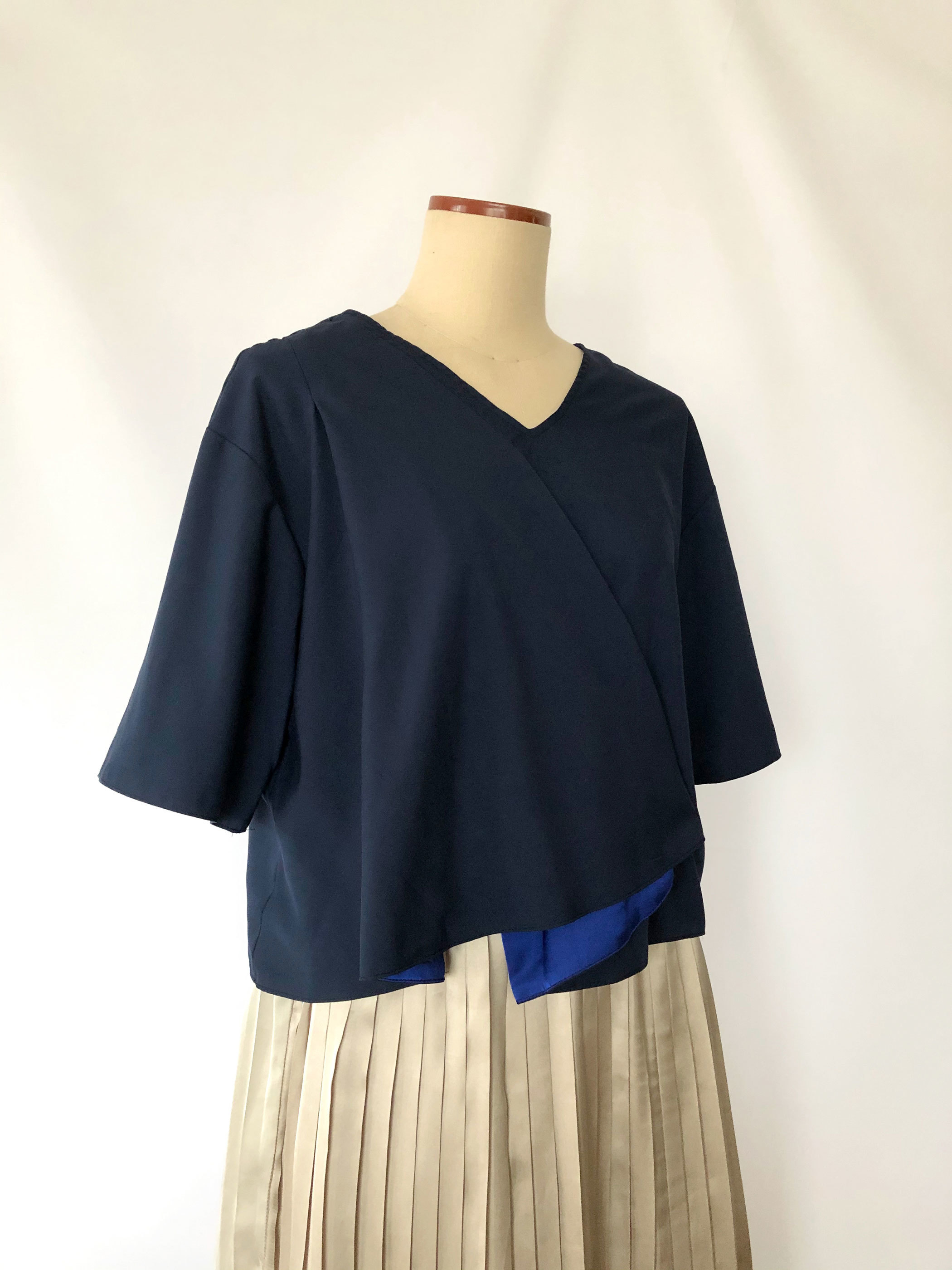 Flare Point - Blouse - Navy -