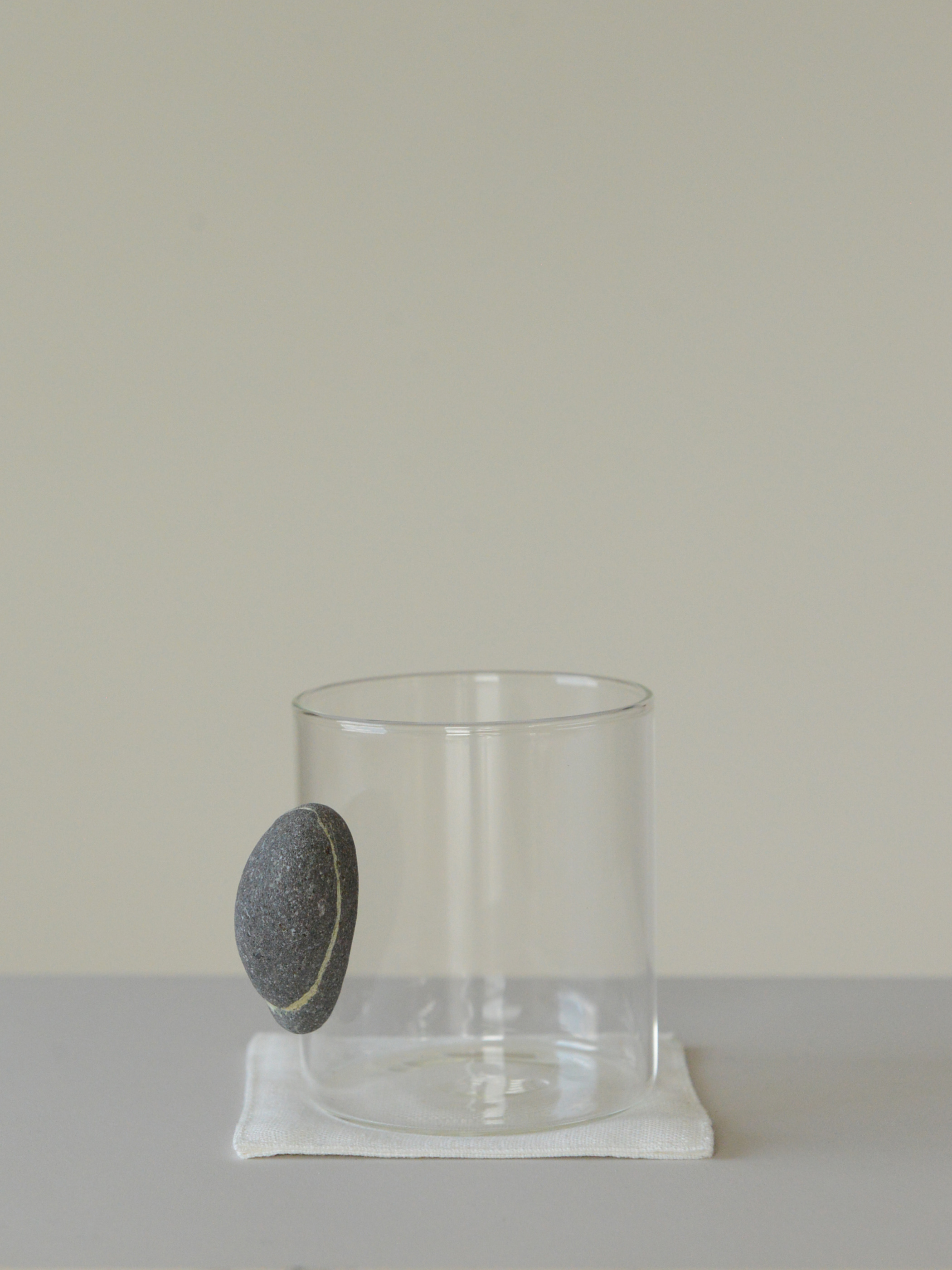 floating stone / 石付きグラス W2