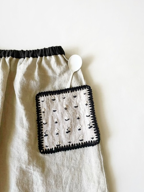 メルヘン刺繍ポケットギャザースカート