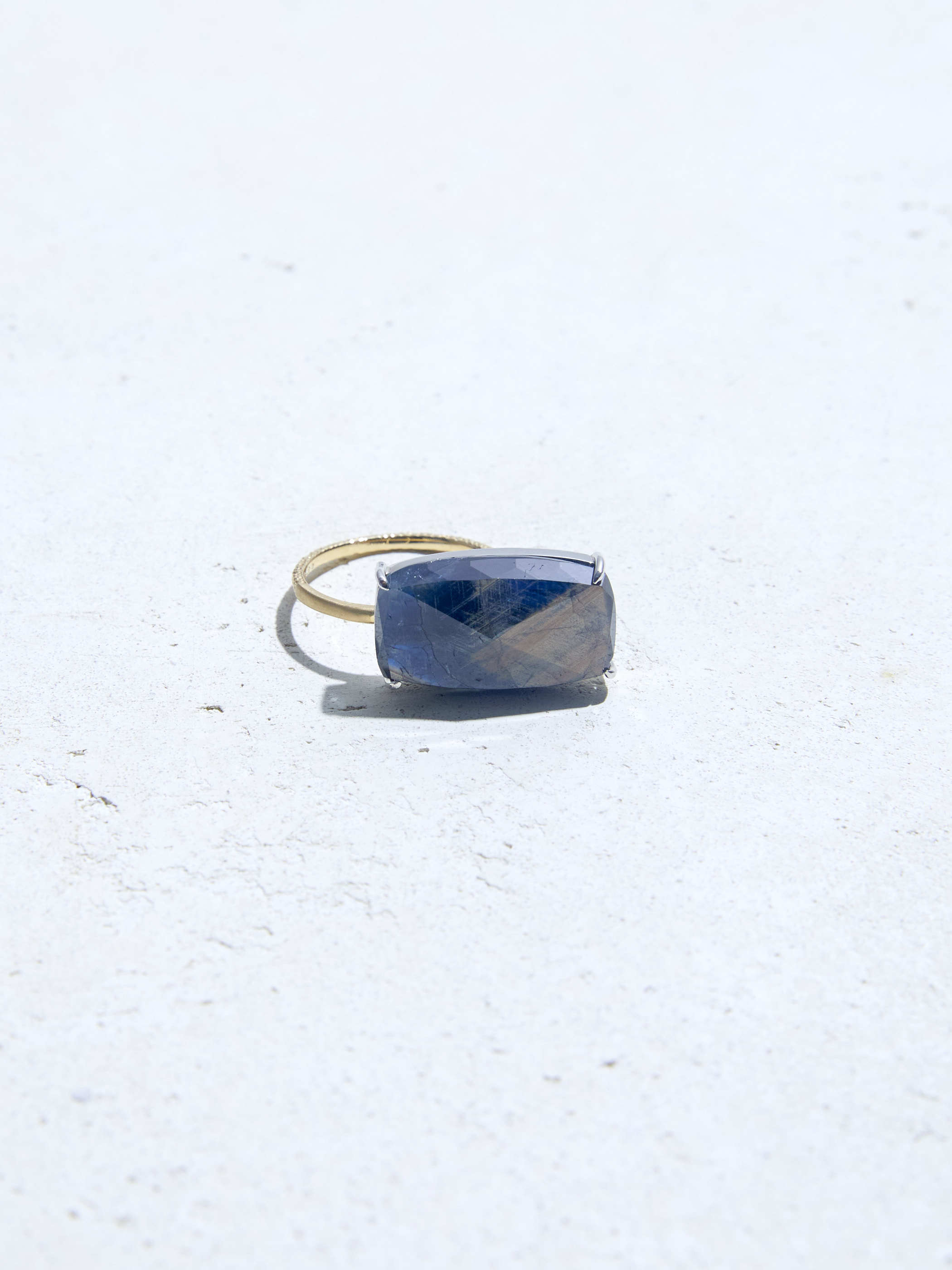 GOLD SHEEN SAPPHIRE RING_SQUARE-L