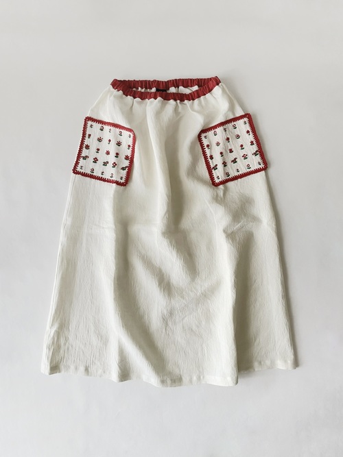 メルヘン刺繍ポケットギャザースカート