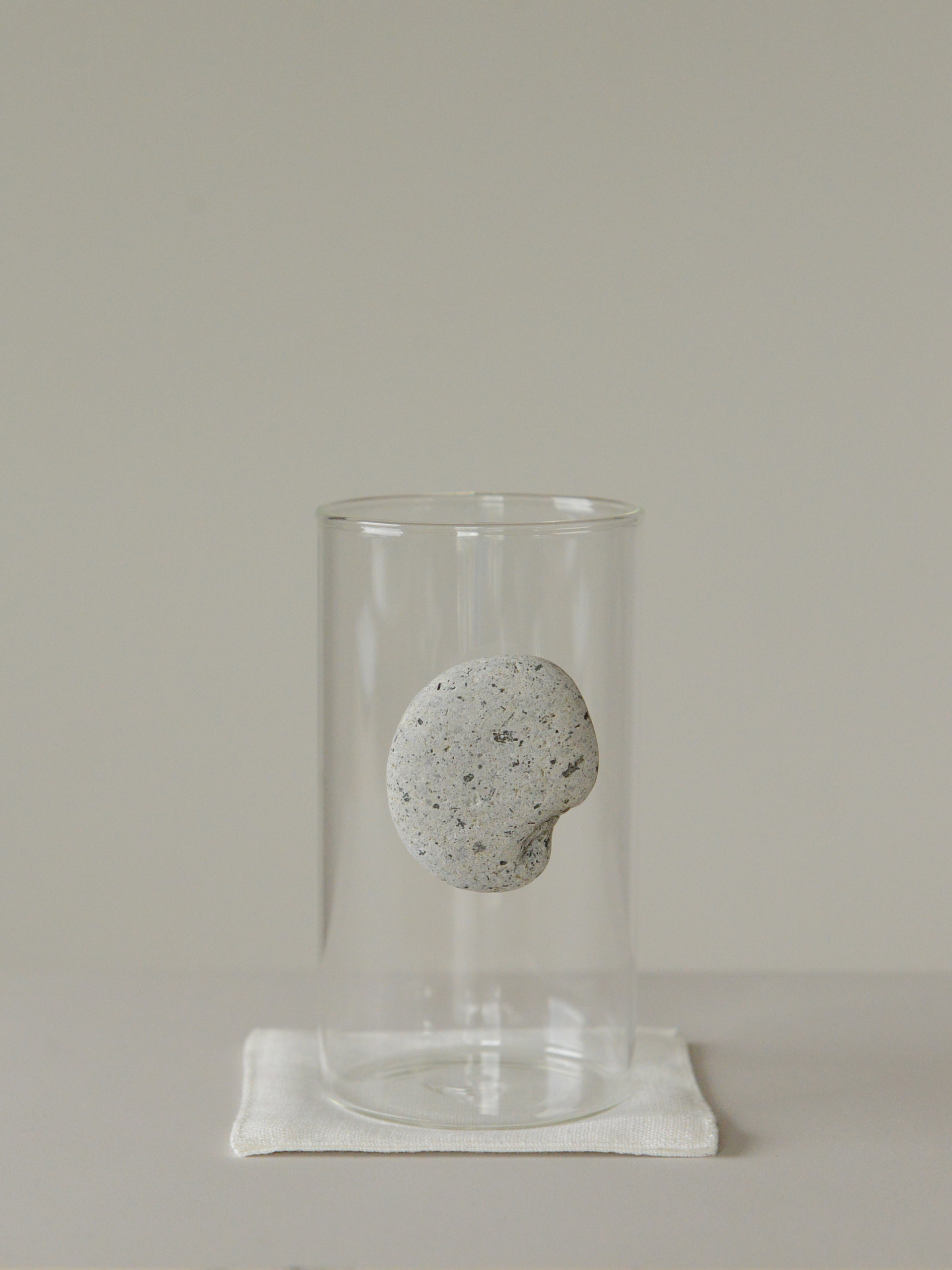 floating stone / 石付きグラス L3