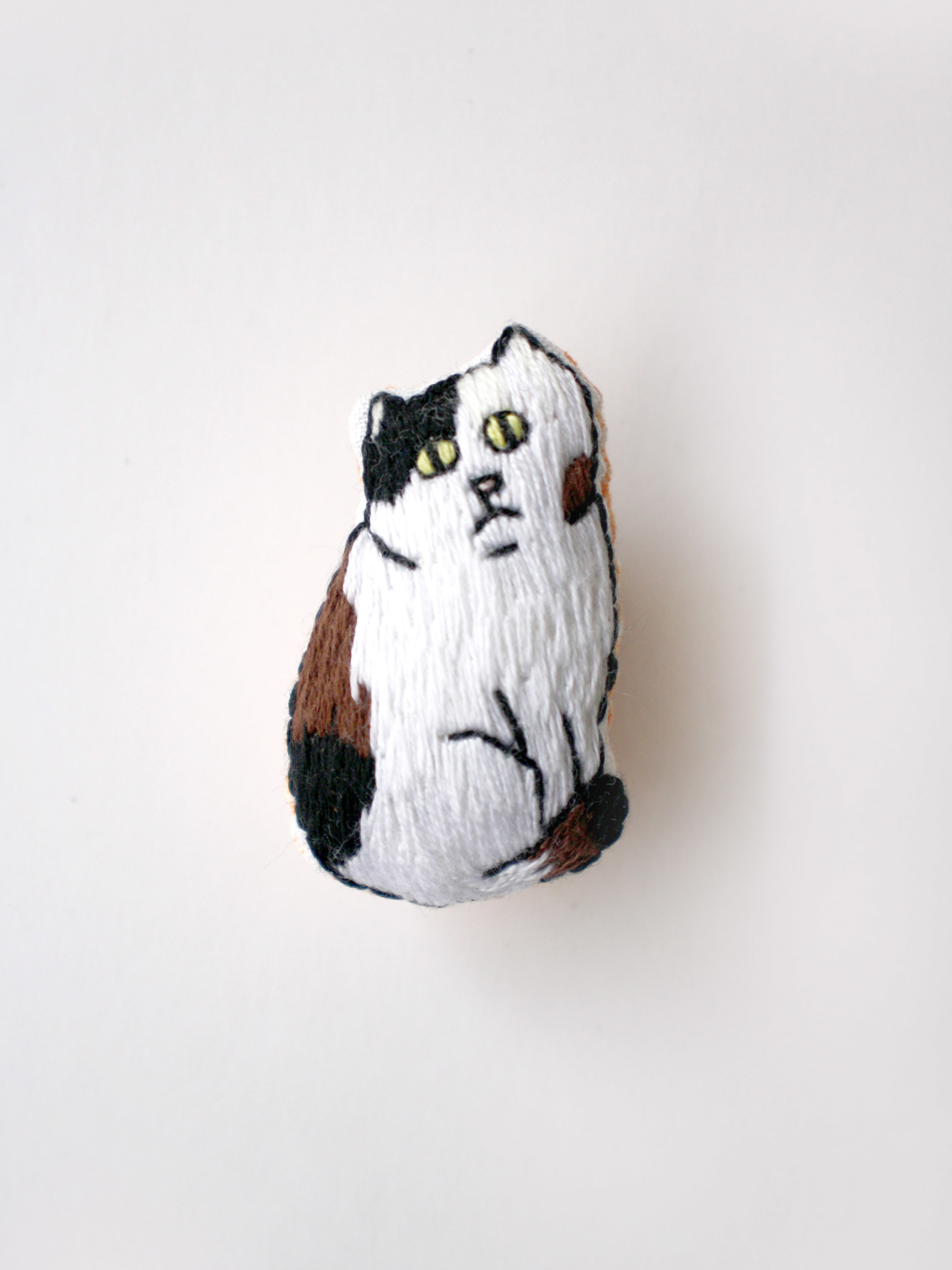 Tapiestyle Online Shop タピエスタイル通販 Quot Urara Quot 刺繍ブローチ