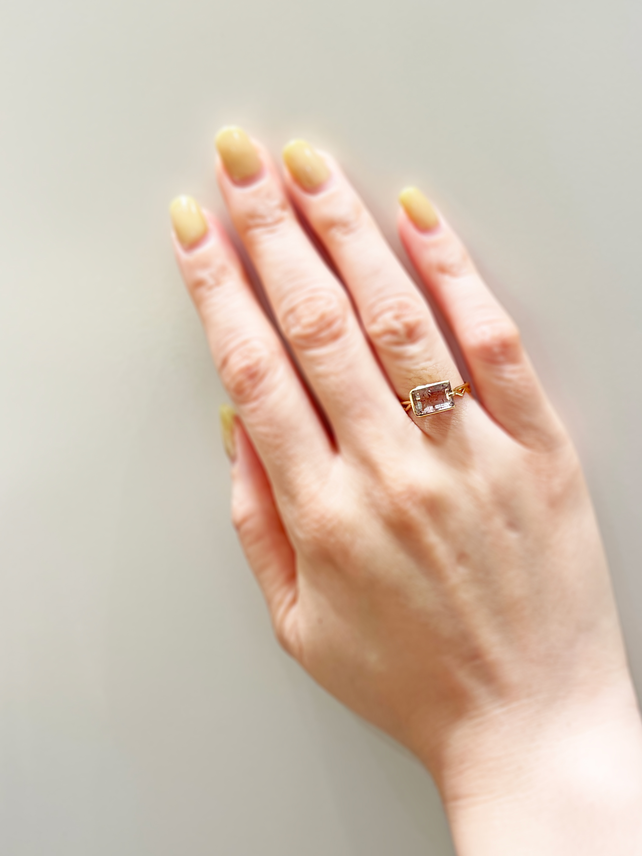 【SOLD OUT】ALISSA IN QUARTZ RECTANGLE RING