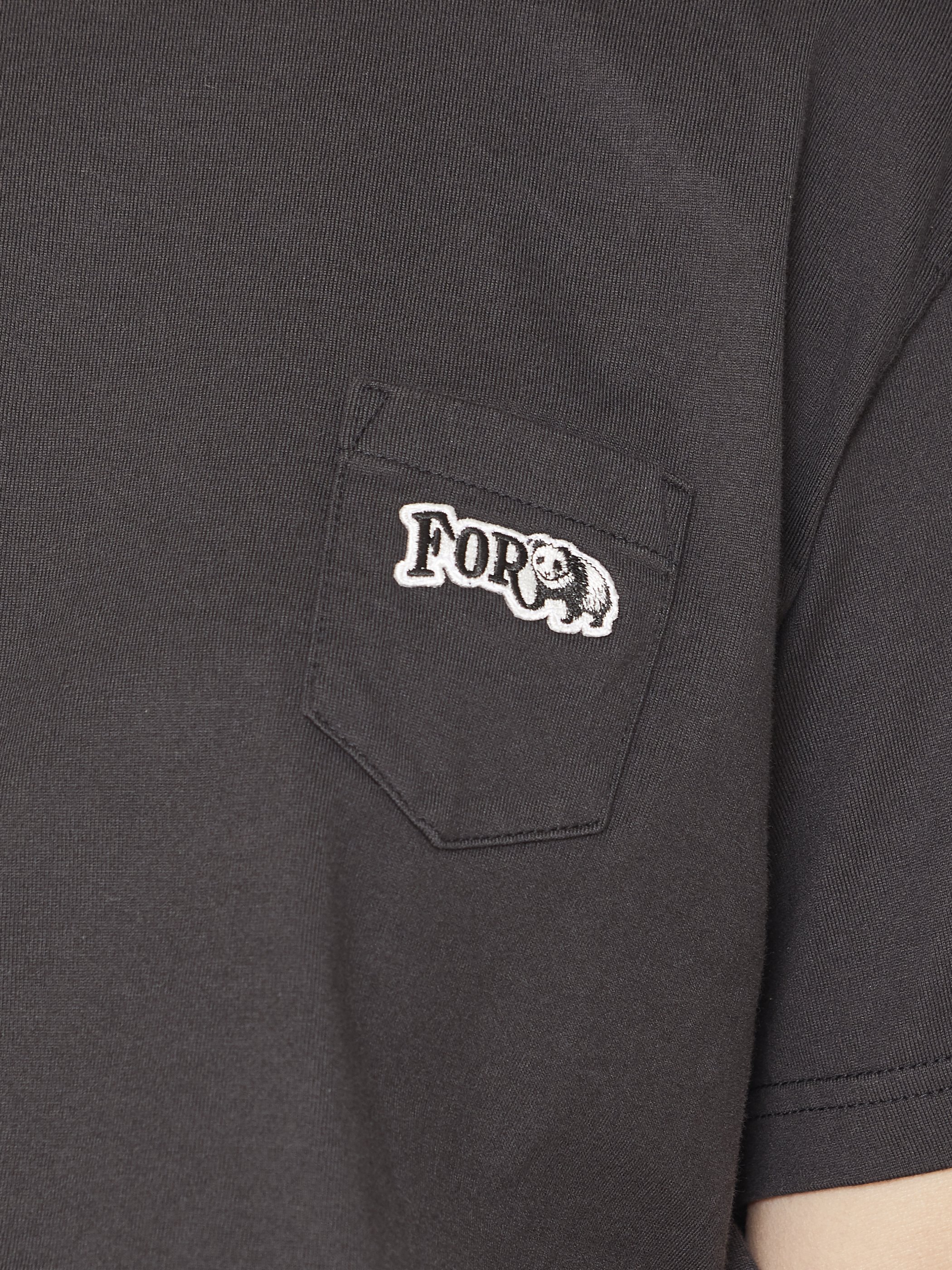 FOR PANDA pocket t-shirt・BLACK