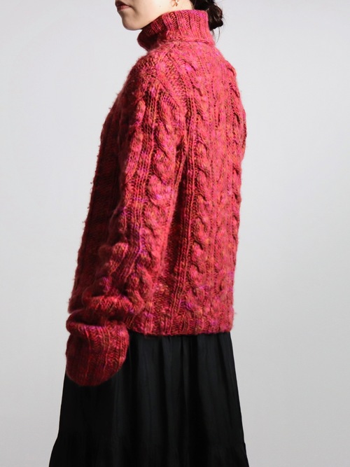 Short length turtleneck knit 