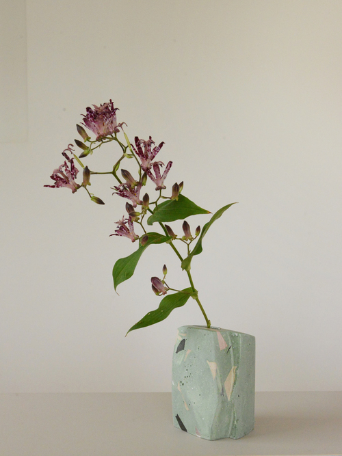 MINE ORE / 一輪挿し O2