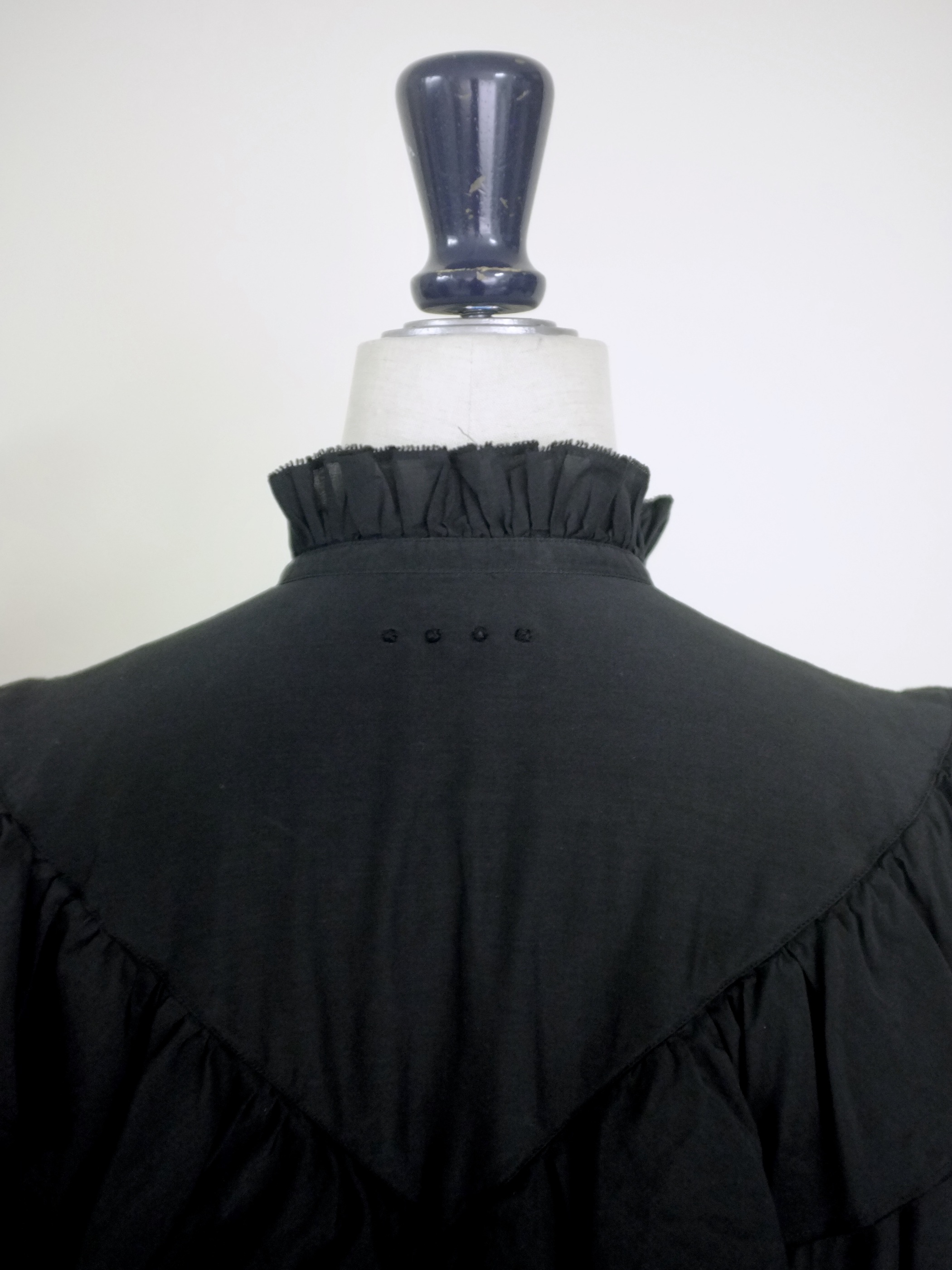 ruffle collar DRESS - col.black