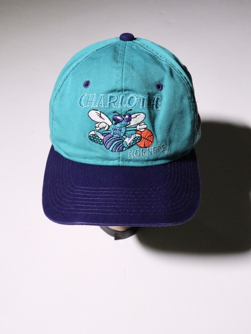 Vintage CHARLOTTE HORNETS 旧logo 6panel team cap