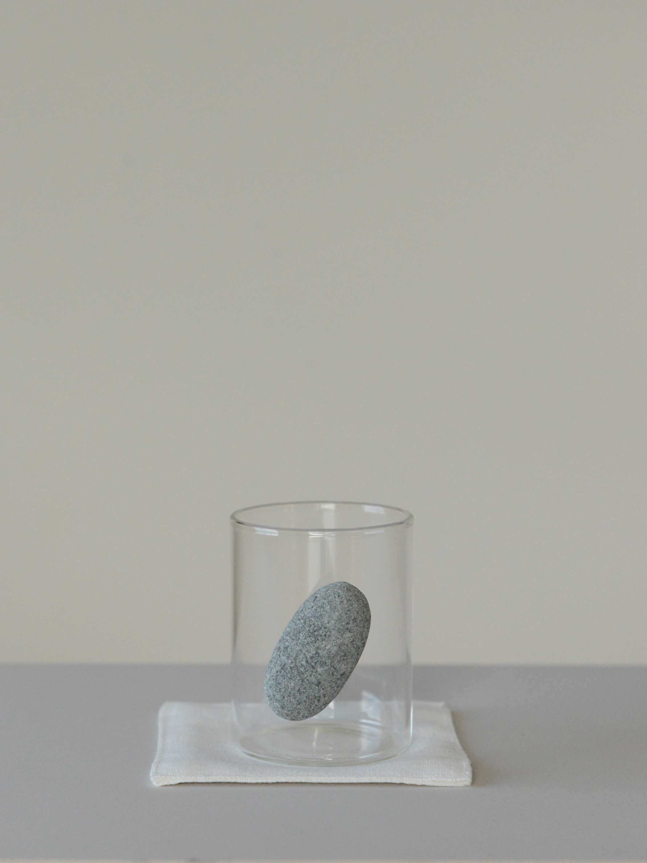floating stone / 石付きグラス SS5