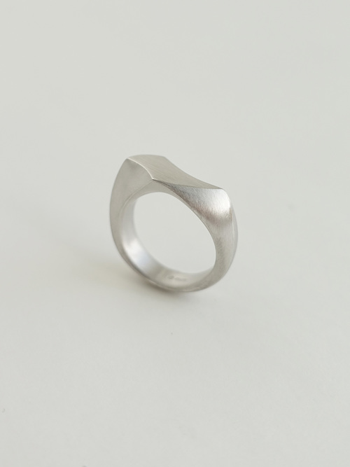 〈RECOLLECTION〉2:4 ring