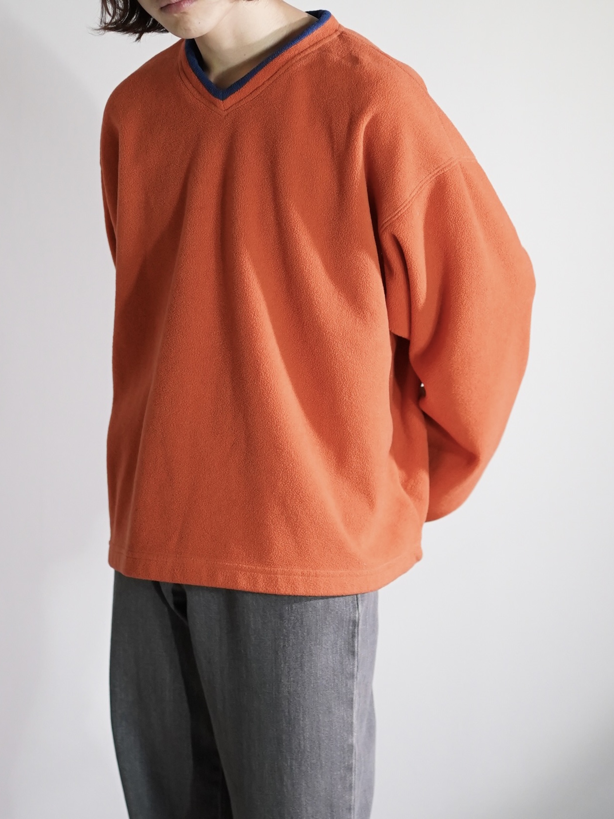 BASIC EDITION Fleece V-neck trim pull tops