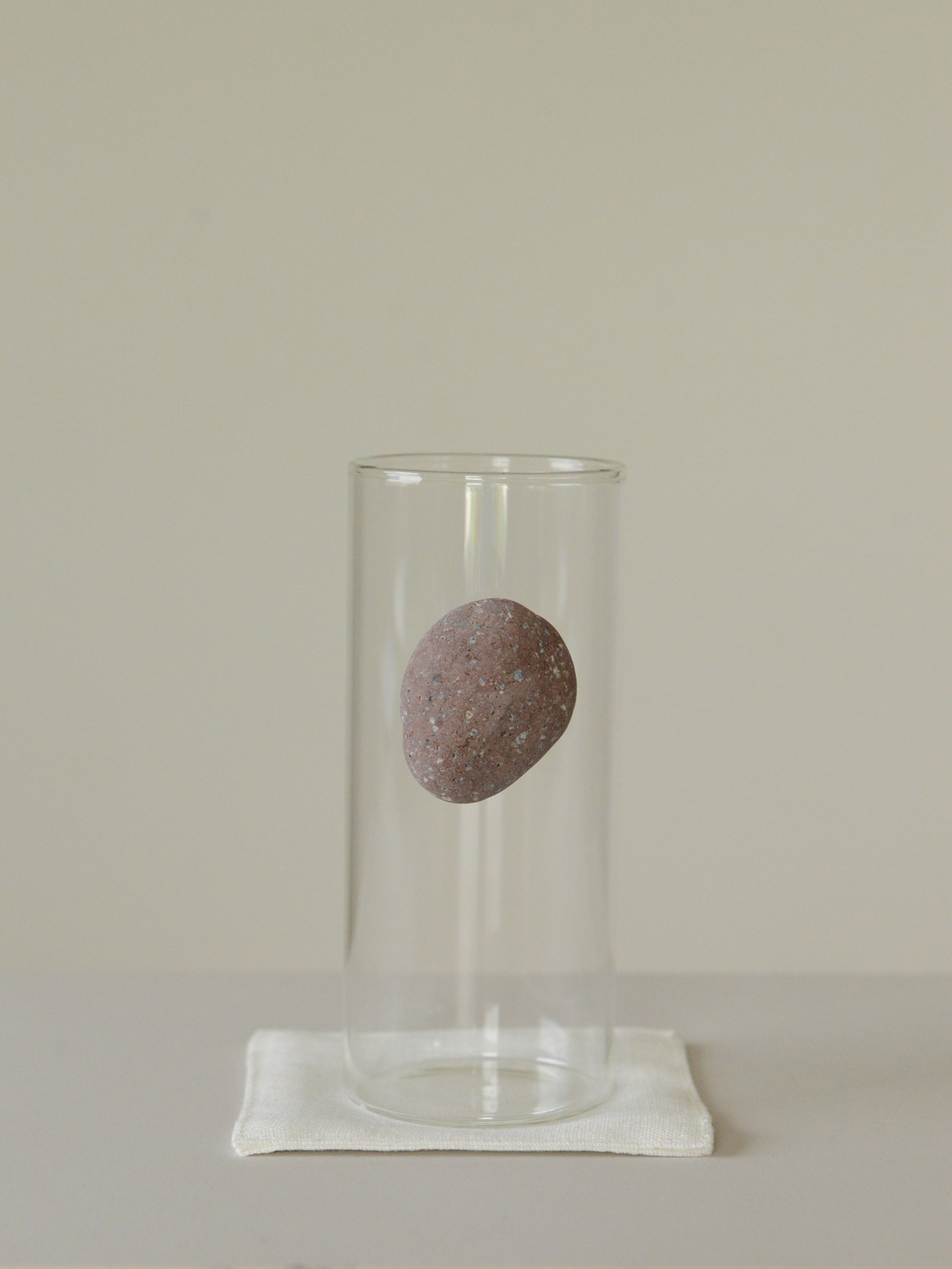 floating stone / 石付きグラス H4