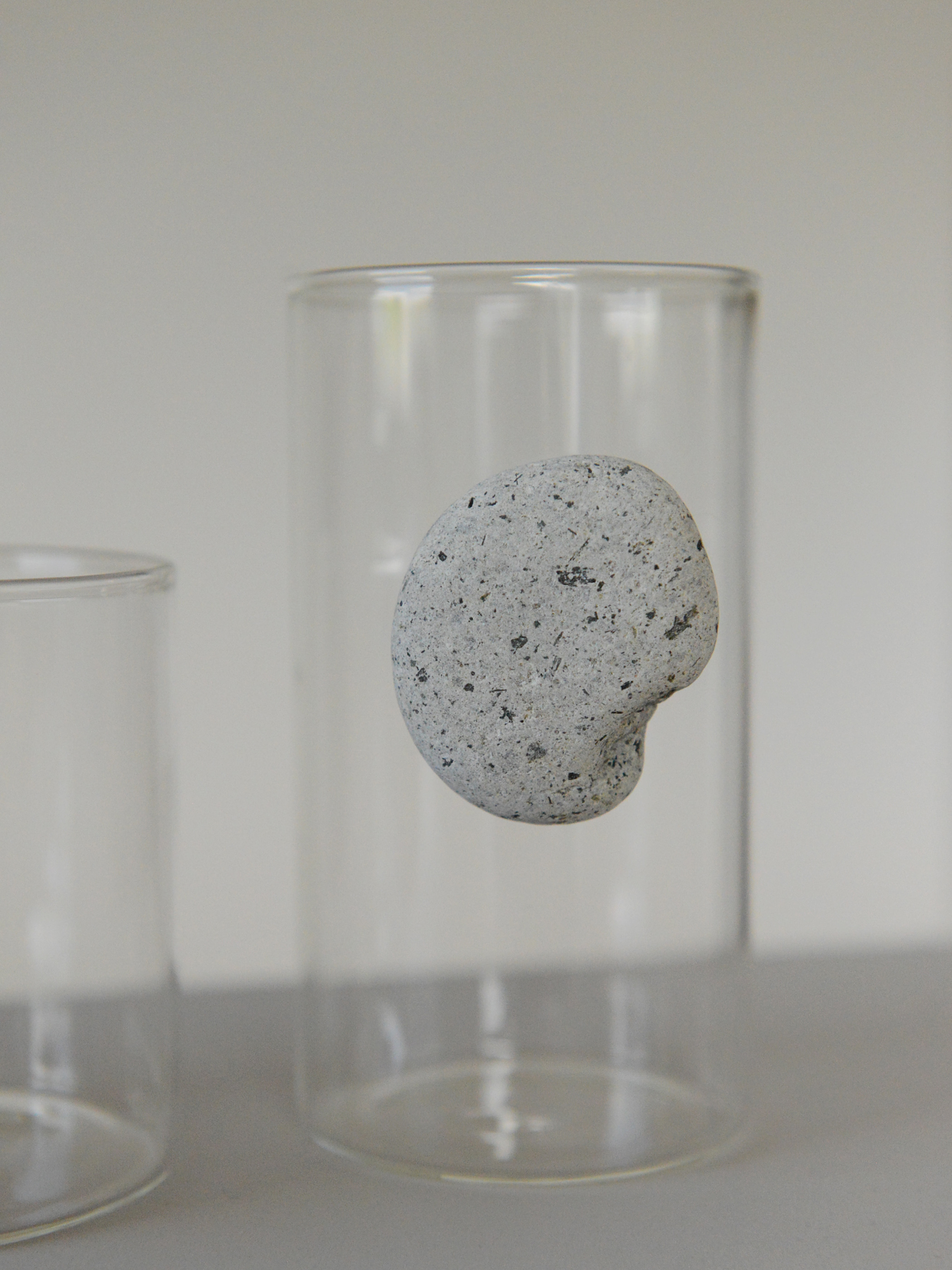 floating stone / 石付きグラス L3