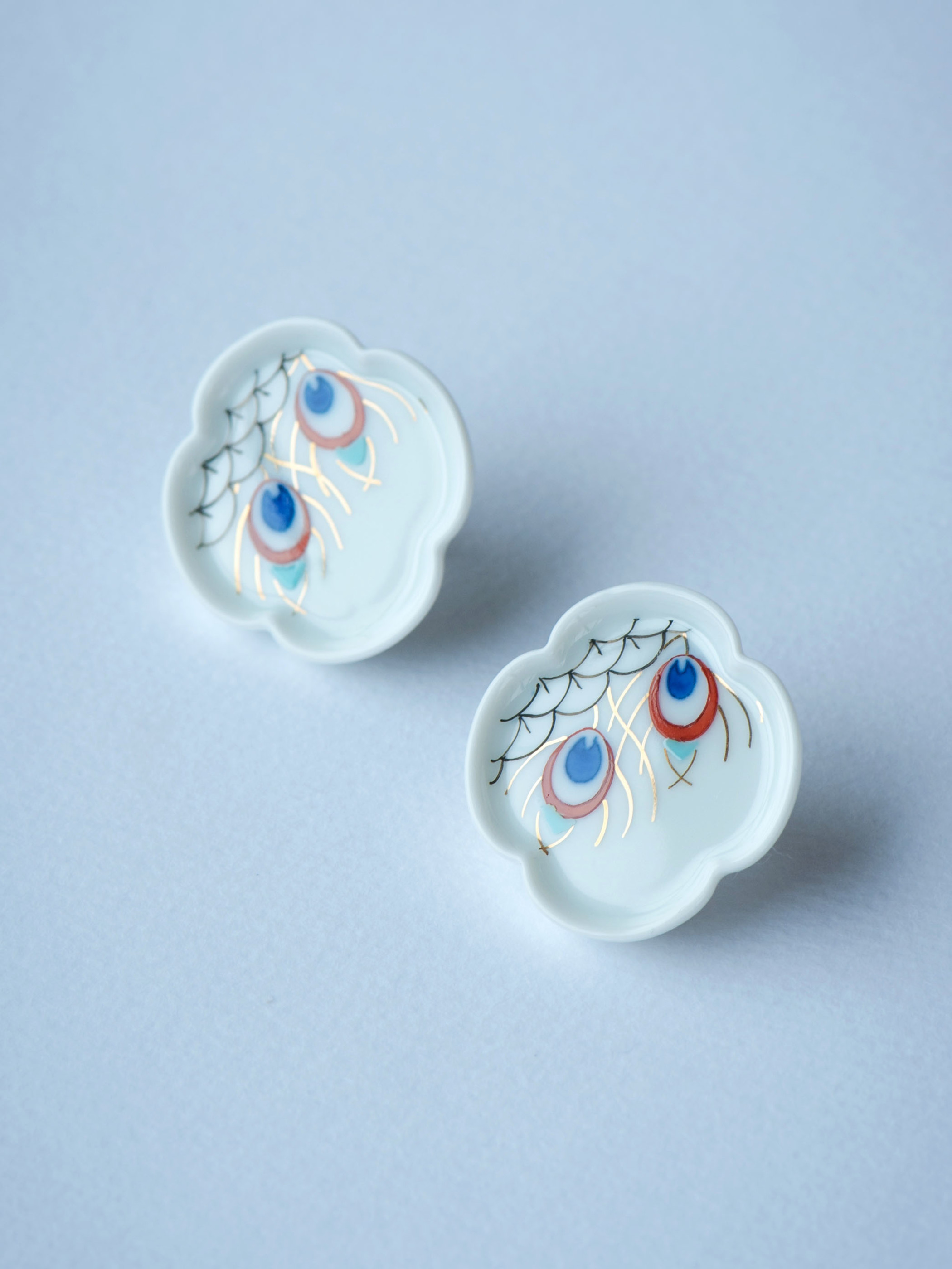 01 絵付 孔雀/Peacock Mokkou Earrings - White