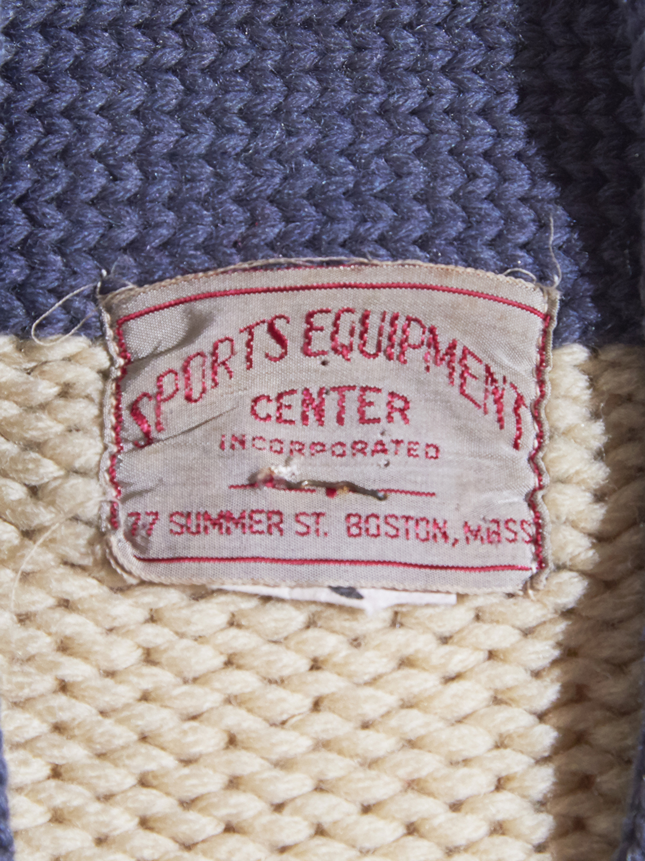 1960s "SPORTS EQUIPMENT CENTER" lettered knit cardigan -WHITE-