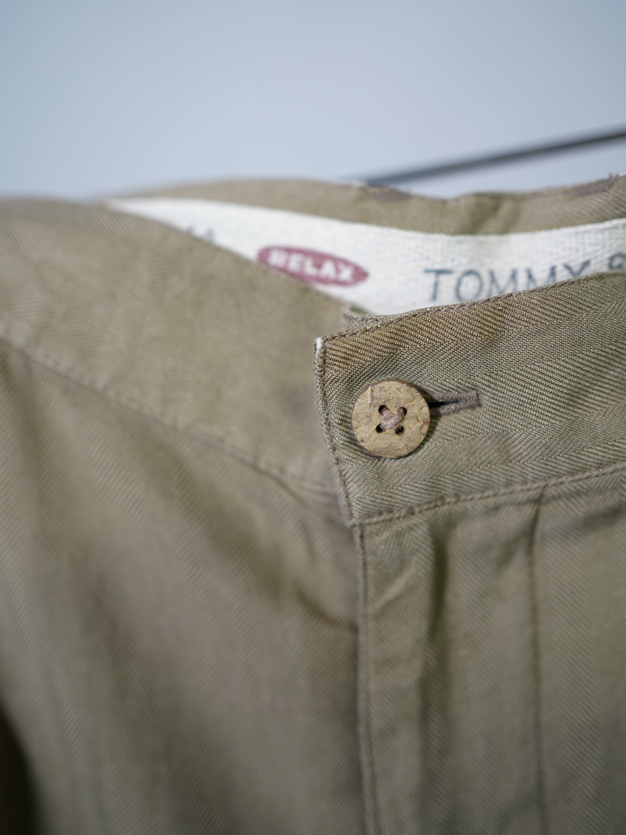 Tommy Bahama 2intuck 100% silk shorts