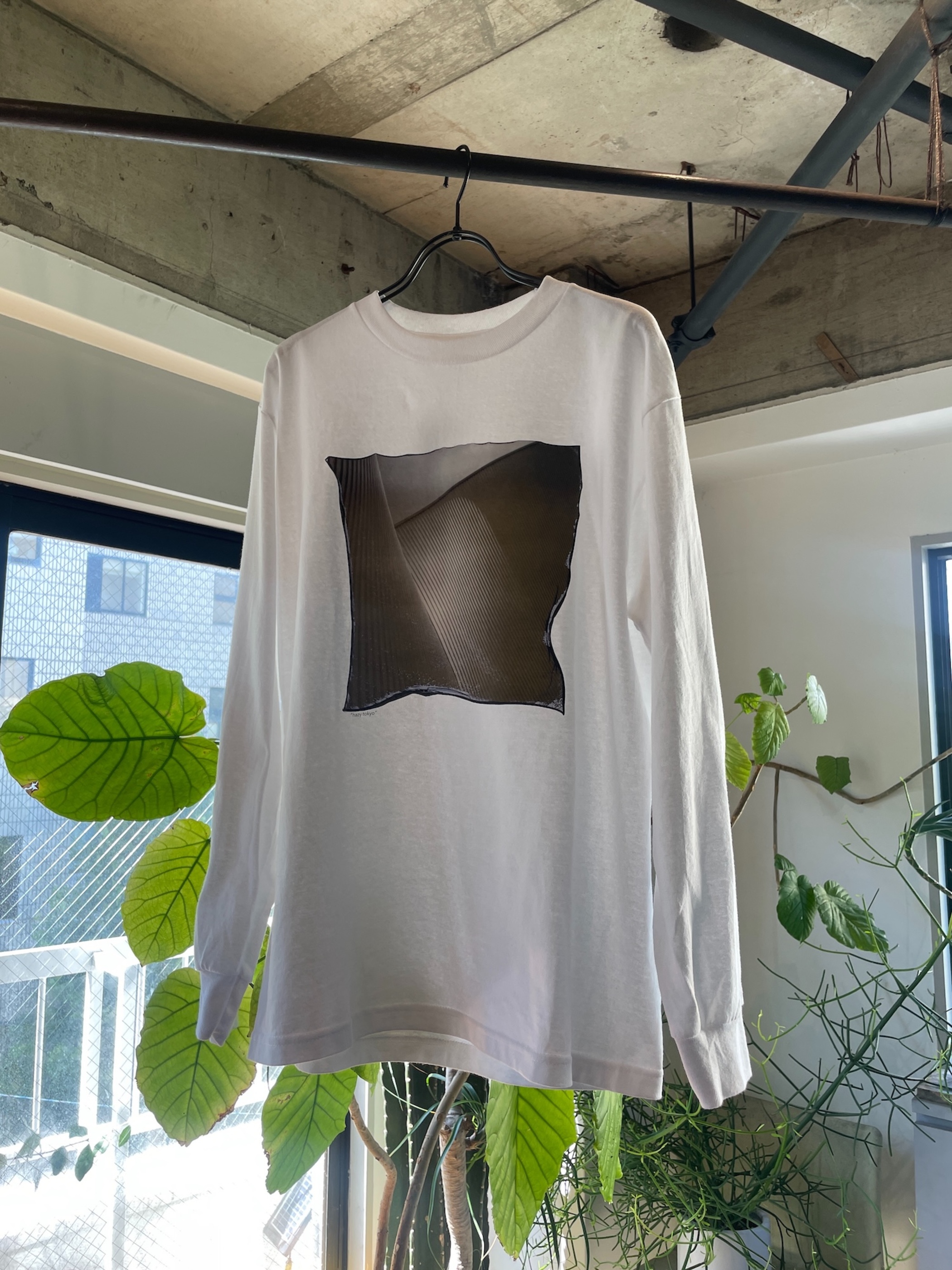 "hazy tokyo" concept photo L/S T-shirt