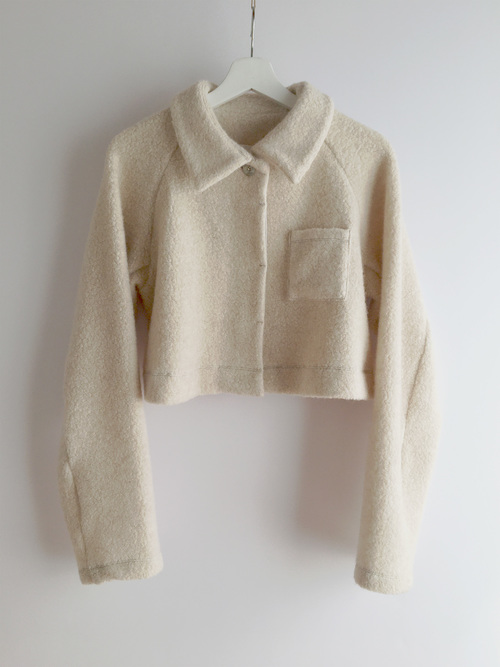 ジャケット・アウター yuki shimane Boxy Cropped Jacket - BOA YUKI SHIMANE | Boxy Cropped Jacket - BOA / BEIGE