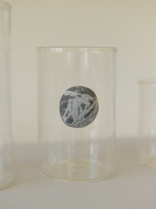 floating stone / 石付きグラス M4
