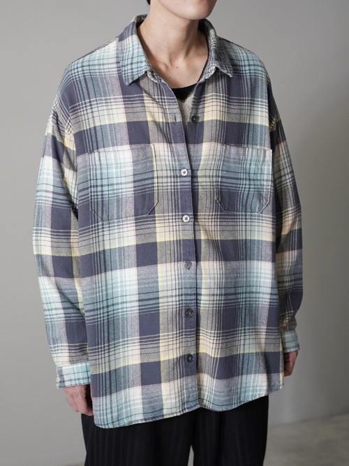 OLD NAVY Wide silhouette pale tone check flannel shirts