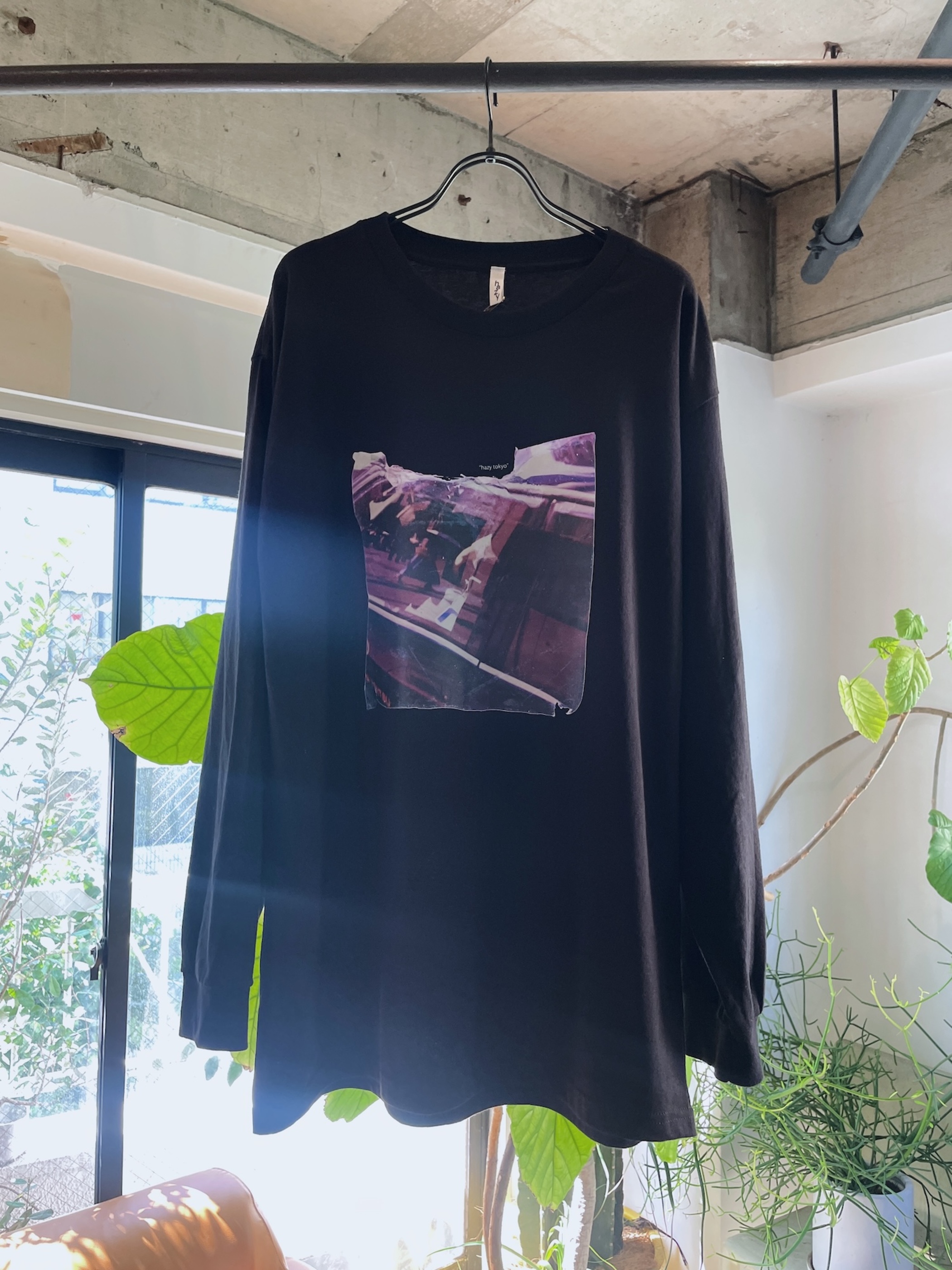 "hazy tokyo" concept photo L/S T-shirt