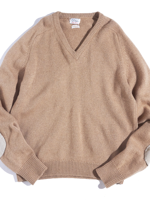1960s "ALAN PAINE" cashmere V-neck knit with elbow patch -CAMEL-