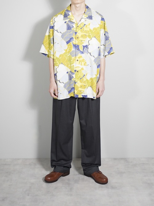 Tommy Bahama 100%silk Loop collar shirts