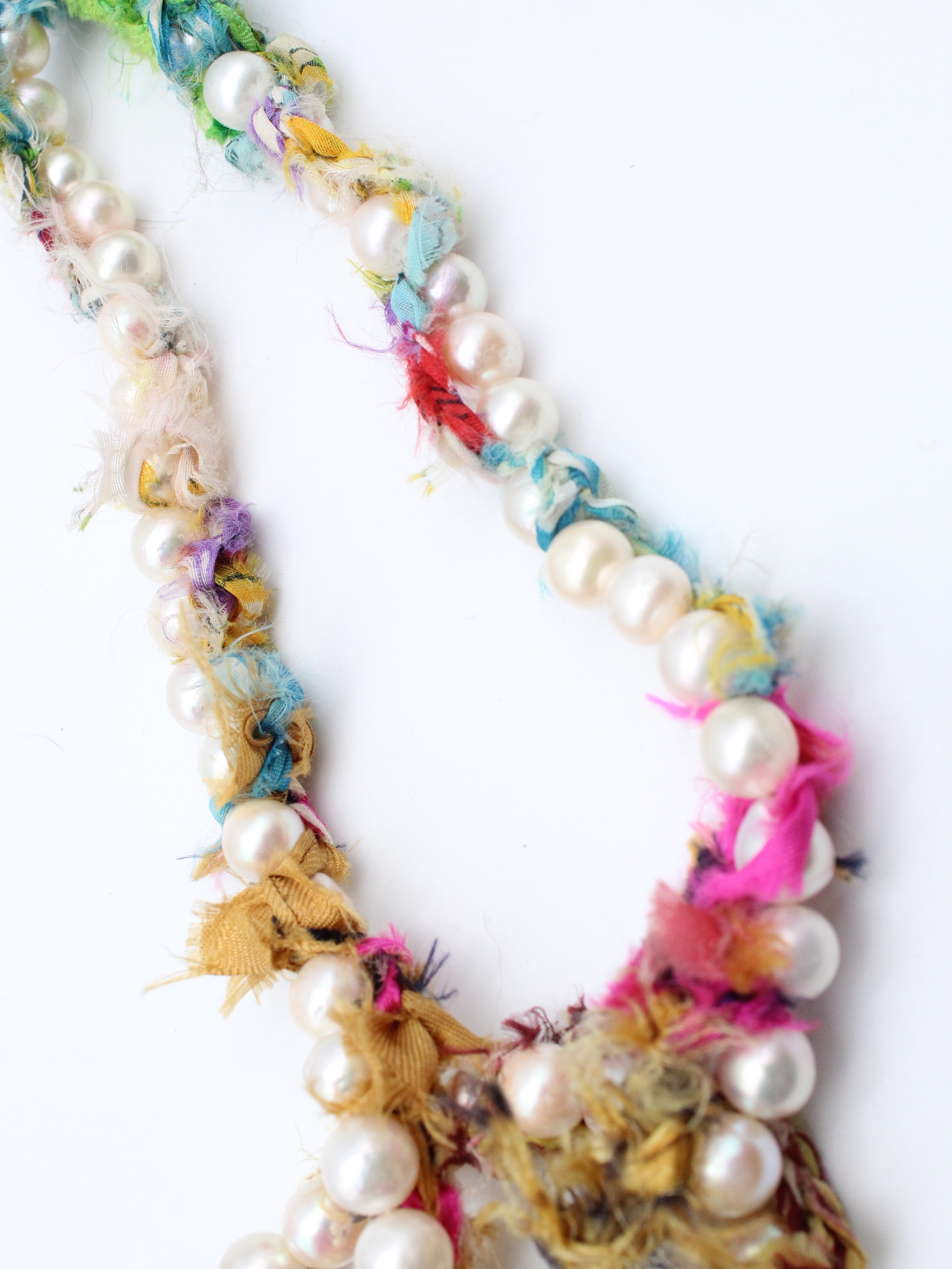 SILK SCARF PEARL NECKLACE