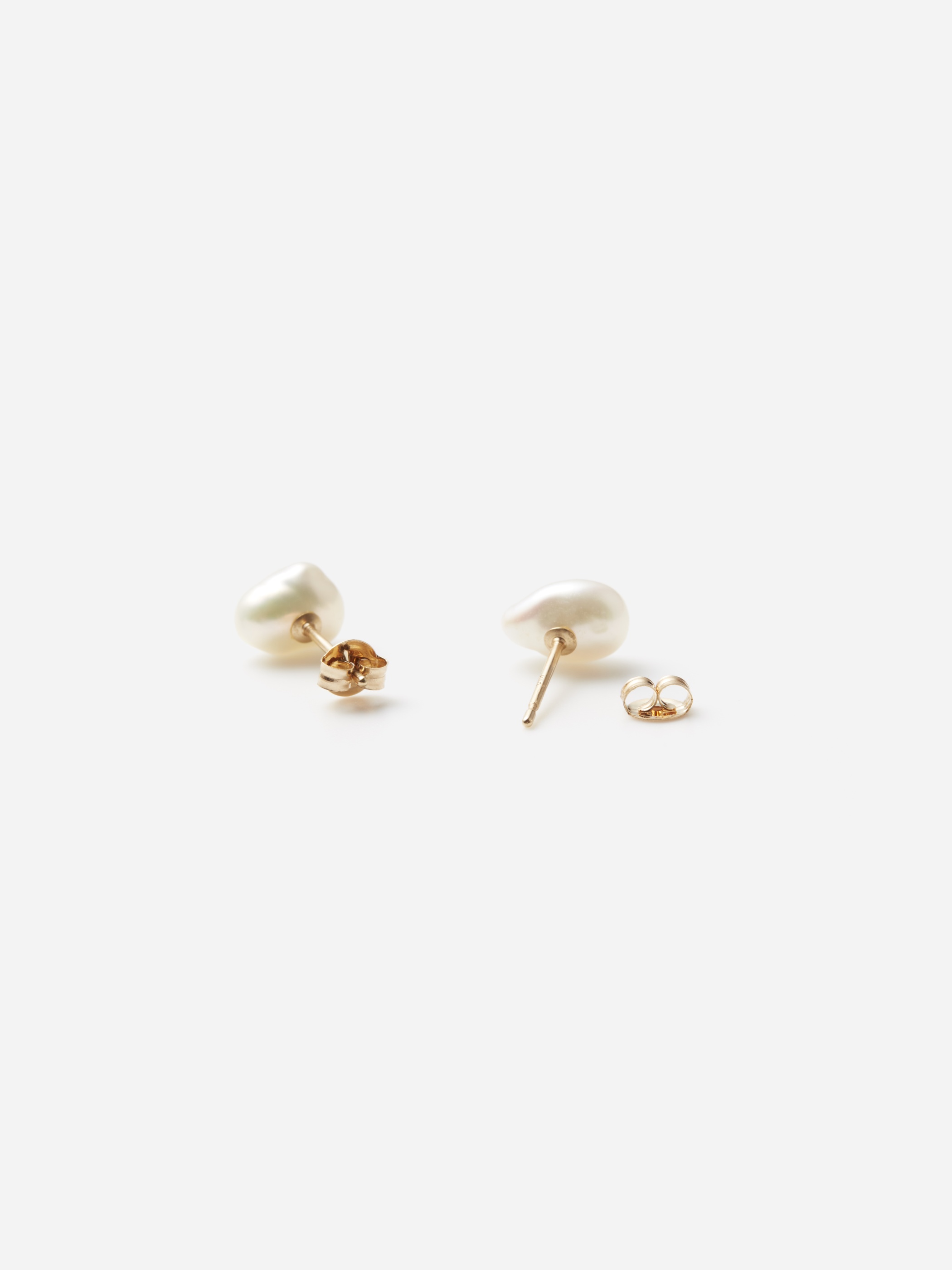 Yoriko Mitsuhashi / Pearl earrings - gallery deux poissons online