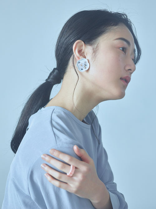 01 絵付 牡丹/Peony Mokkou Earrings - White