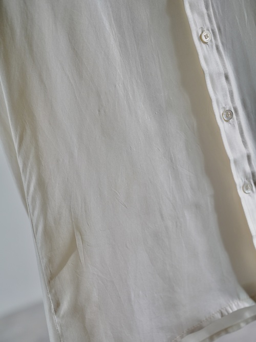 Vintage SAKS FIFTH AVENUE 100% Pure silk satin Dress shirt / Made in Hong Kong