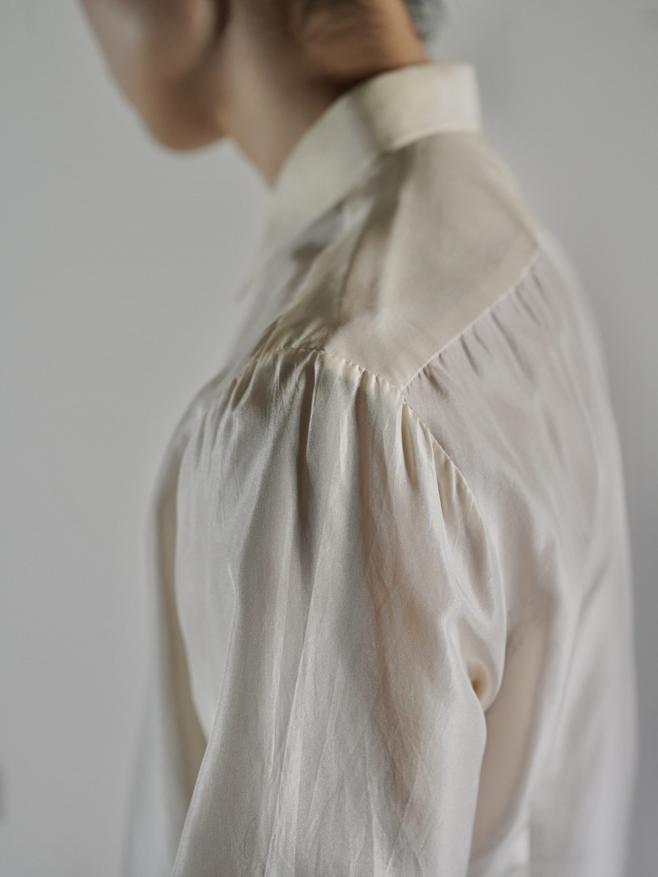 Vintage SAKS FIFTH AVENUE 100% Pure silk satin Dress shirt / Made in Hong Kong