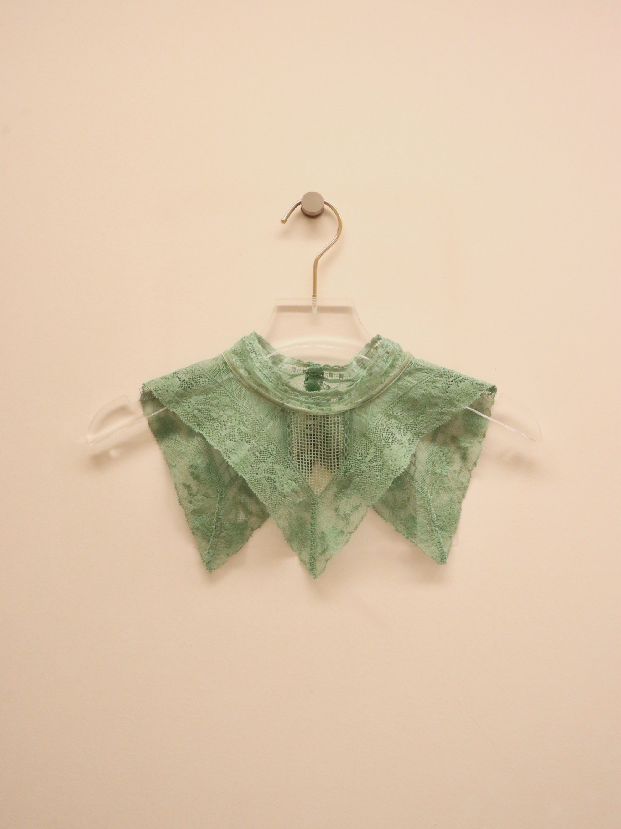 triangle collar