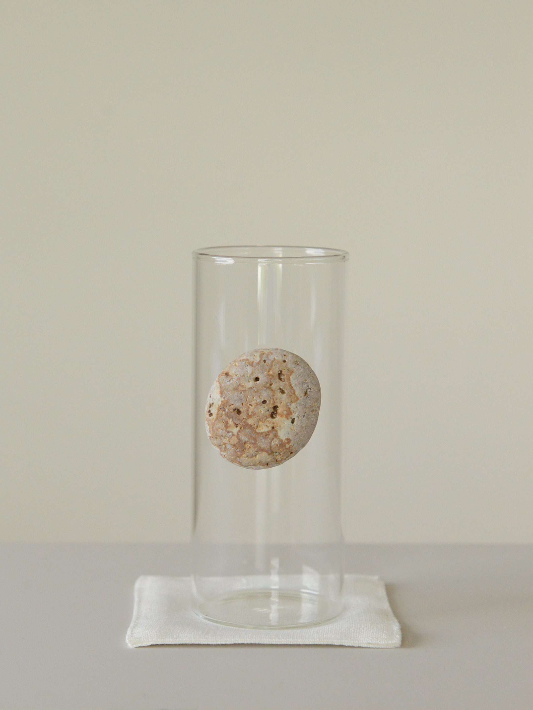 floating stone / 石付きグラス H2
