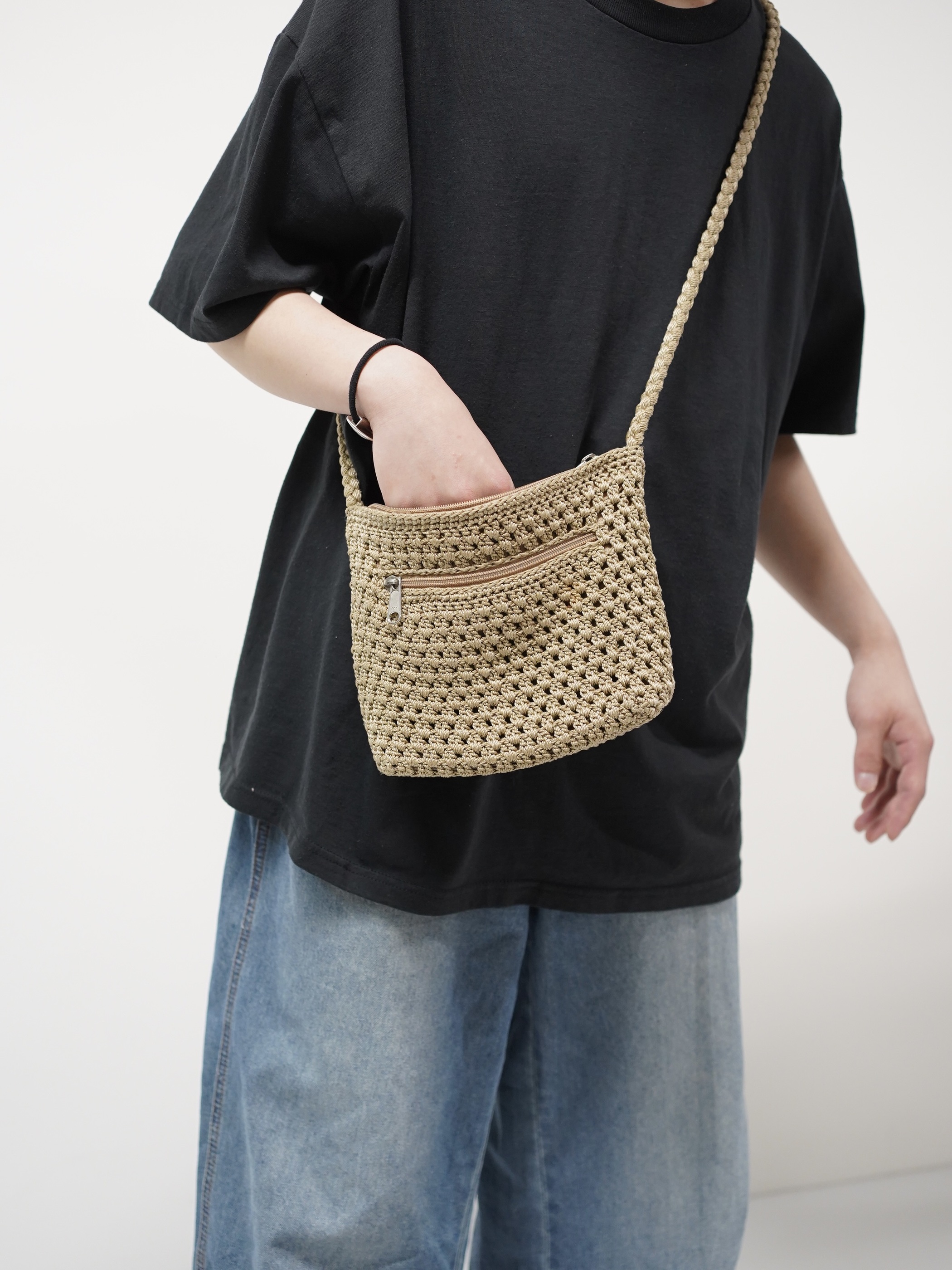 lina crochet pouch