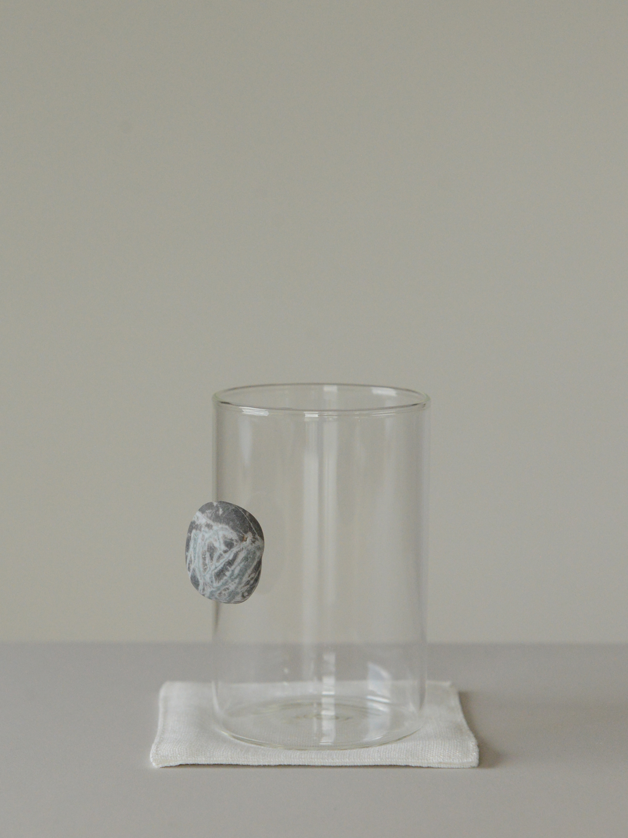 floating stone / 石付きグラス M4