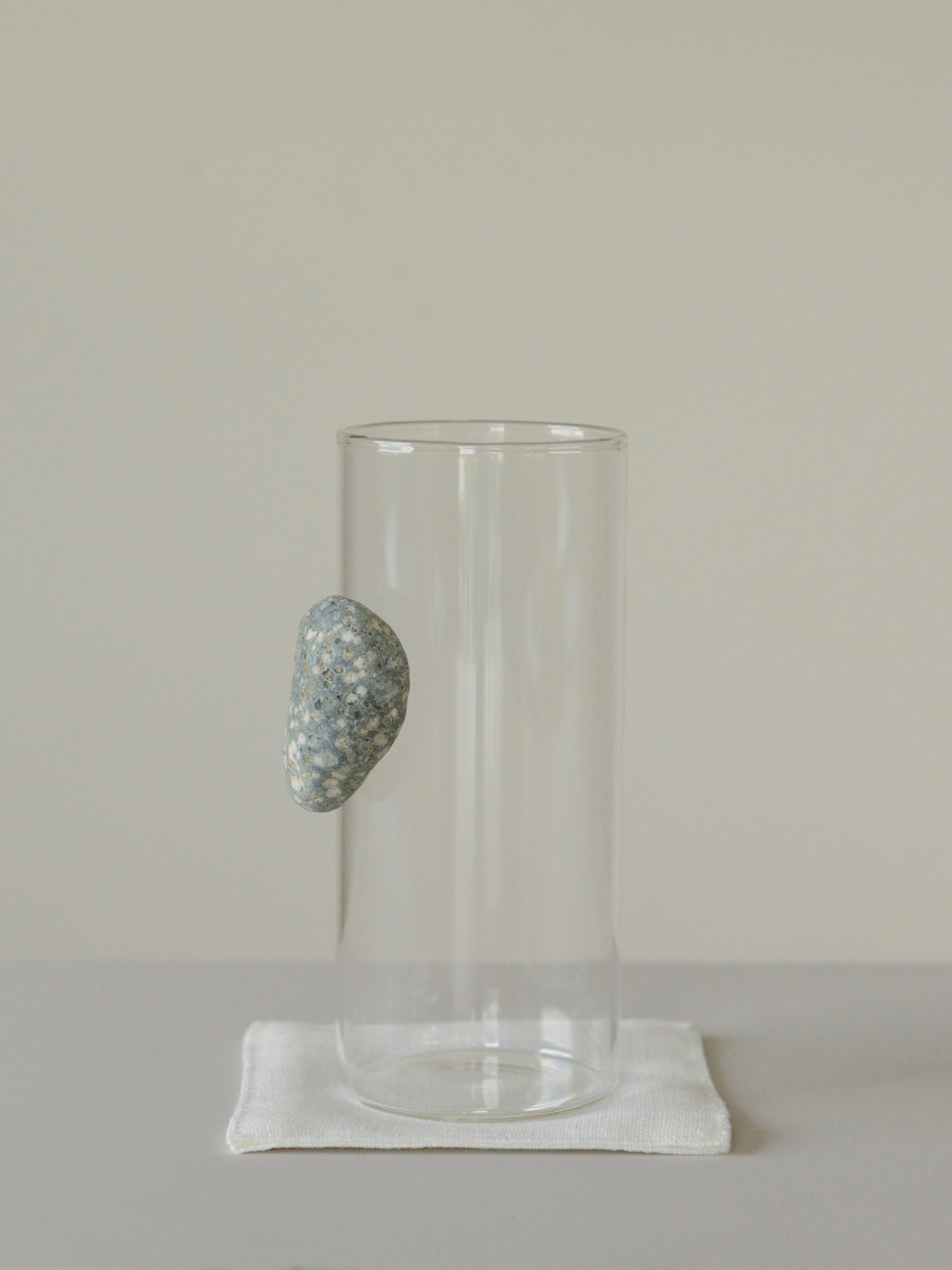 floating stone / 石付きグラス H1