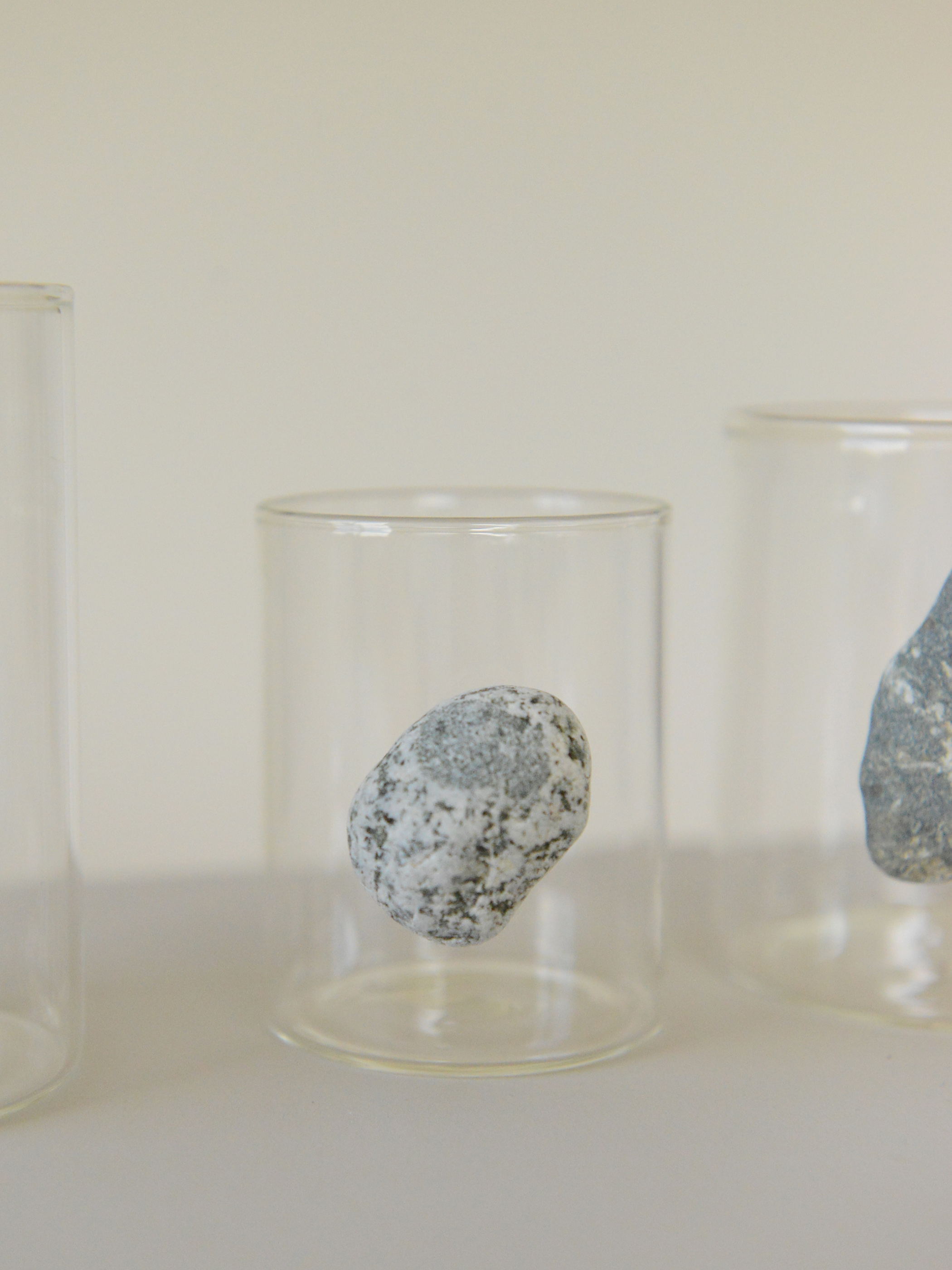 floating stone / 石付きグラス SS2