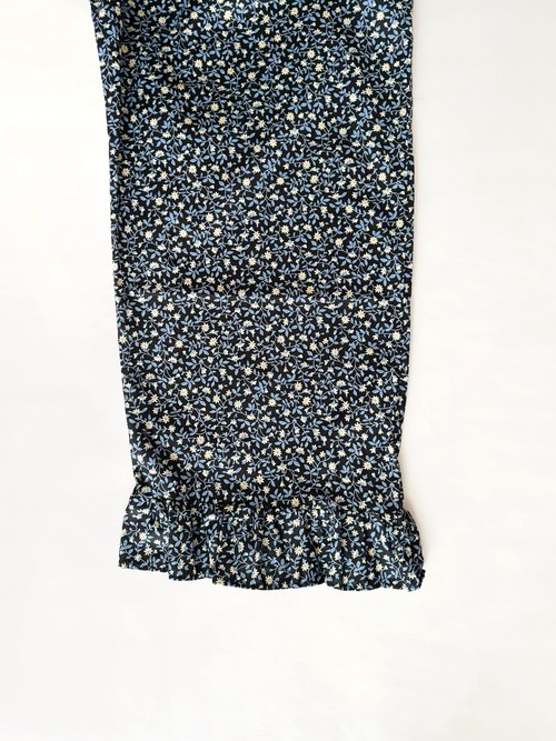 小花プリント裾フリルパンツ