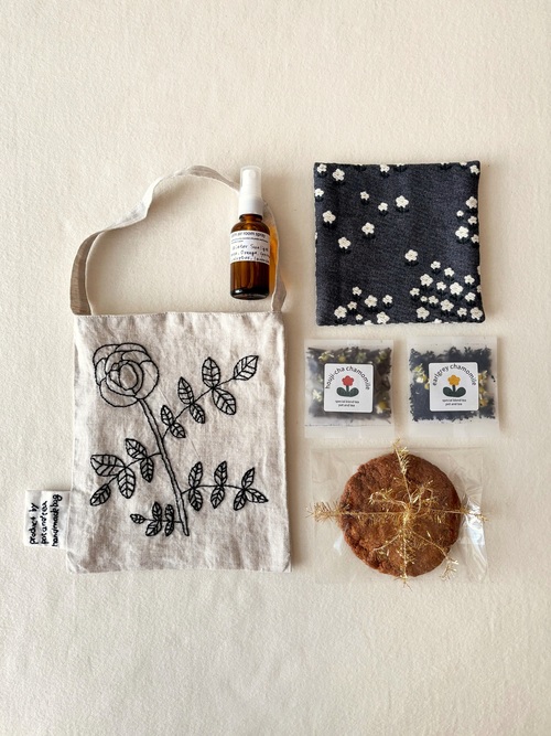 クリスマス限定商品【バラの花ｂｇキナリset】