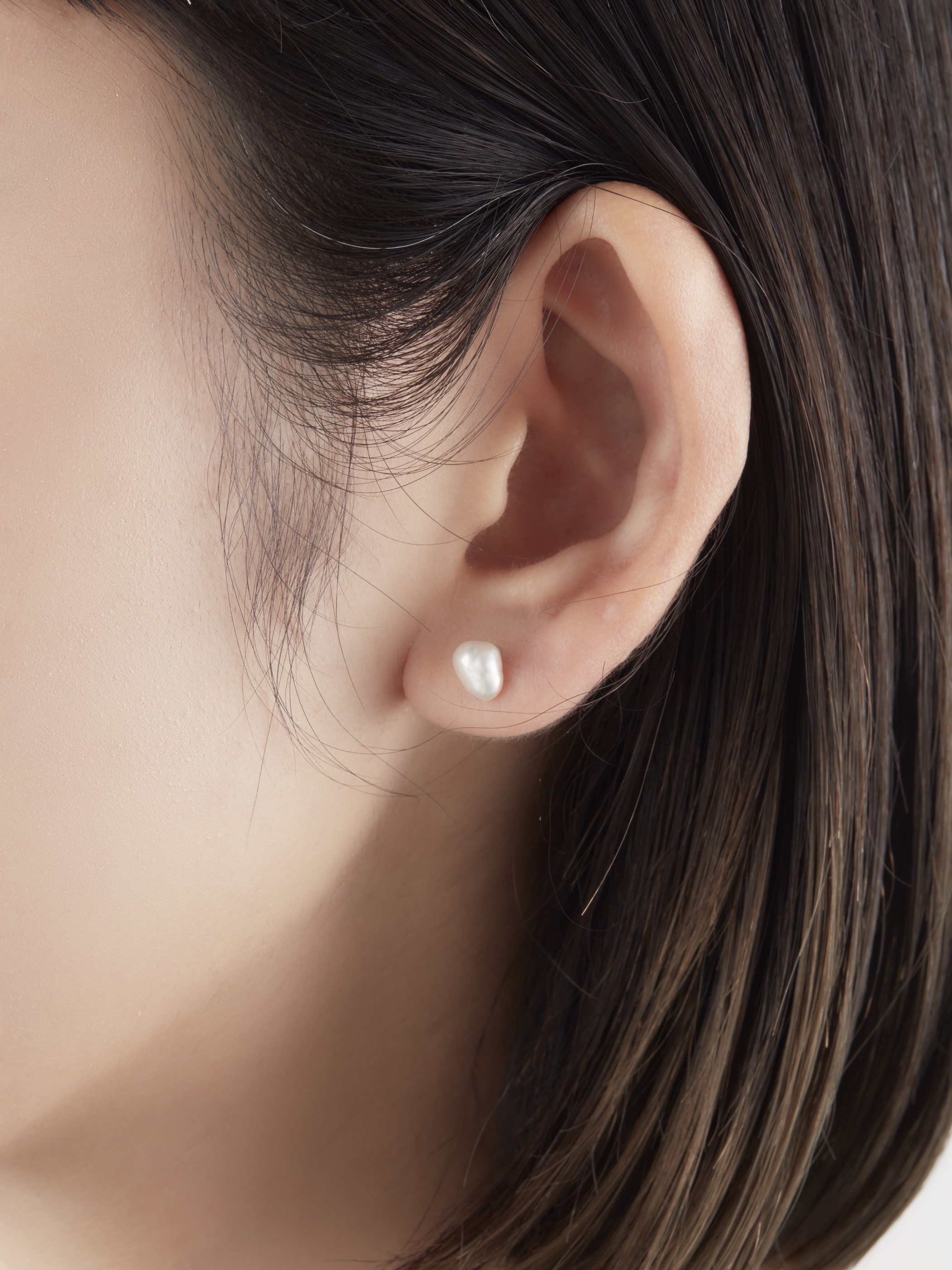 Yoriko Mitsuhashi / Pearl earrings - gallery deux poissons online