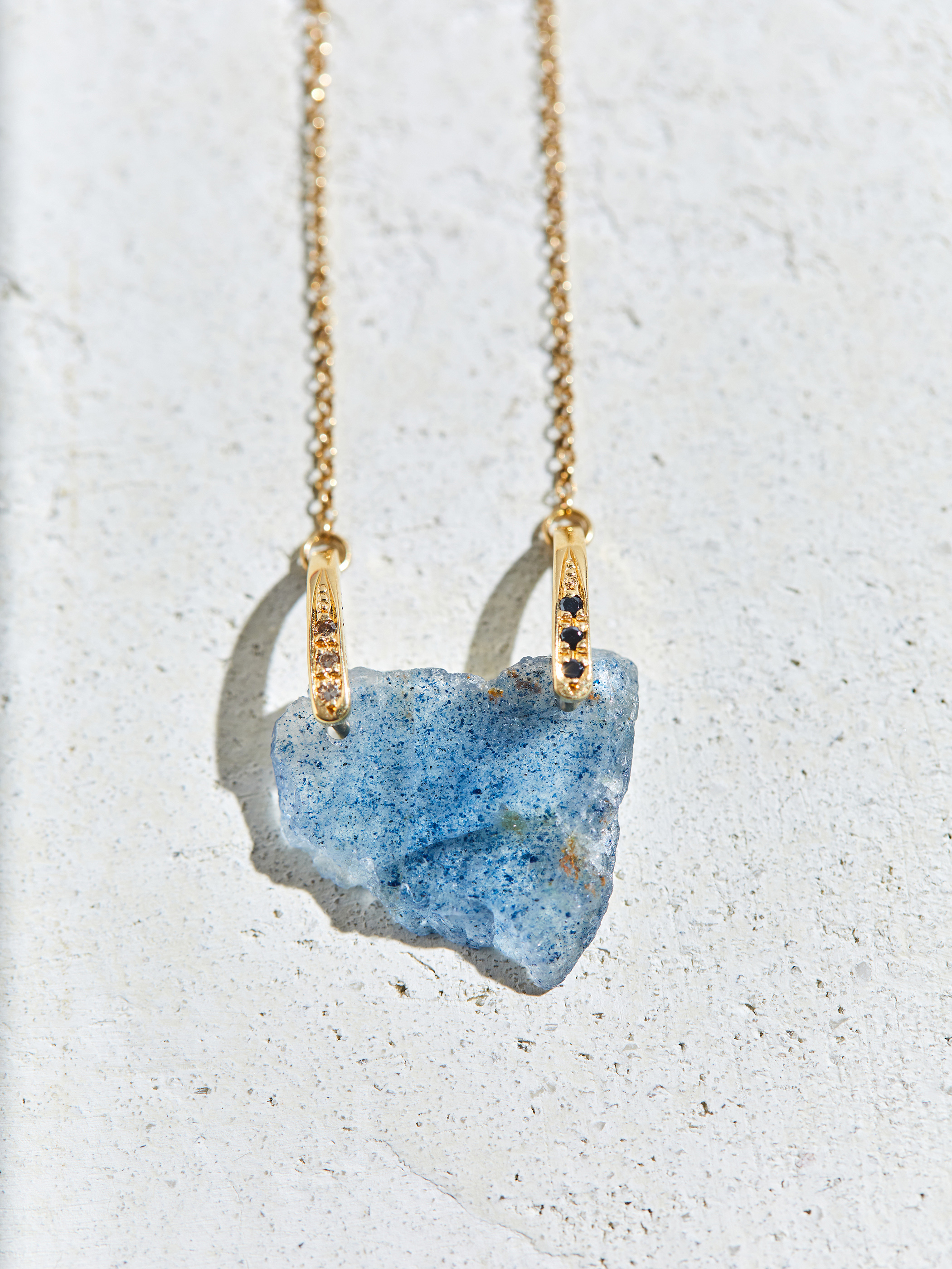 LiniE Official Site | LAZULITE IN QUARTZ NECKLACE