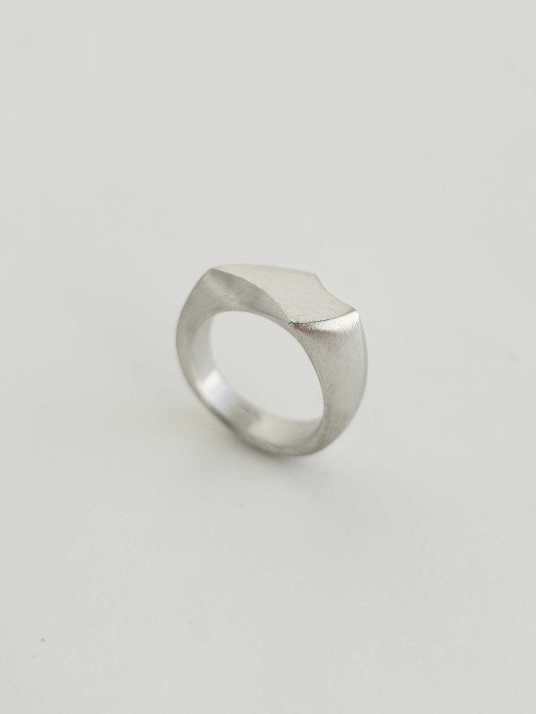 〈RECOLLECTION〉2:4 ring