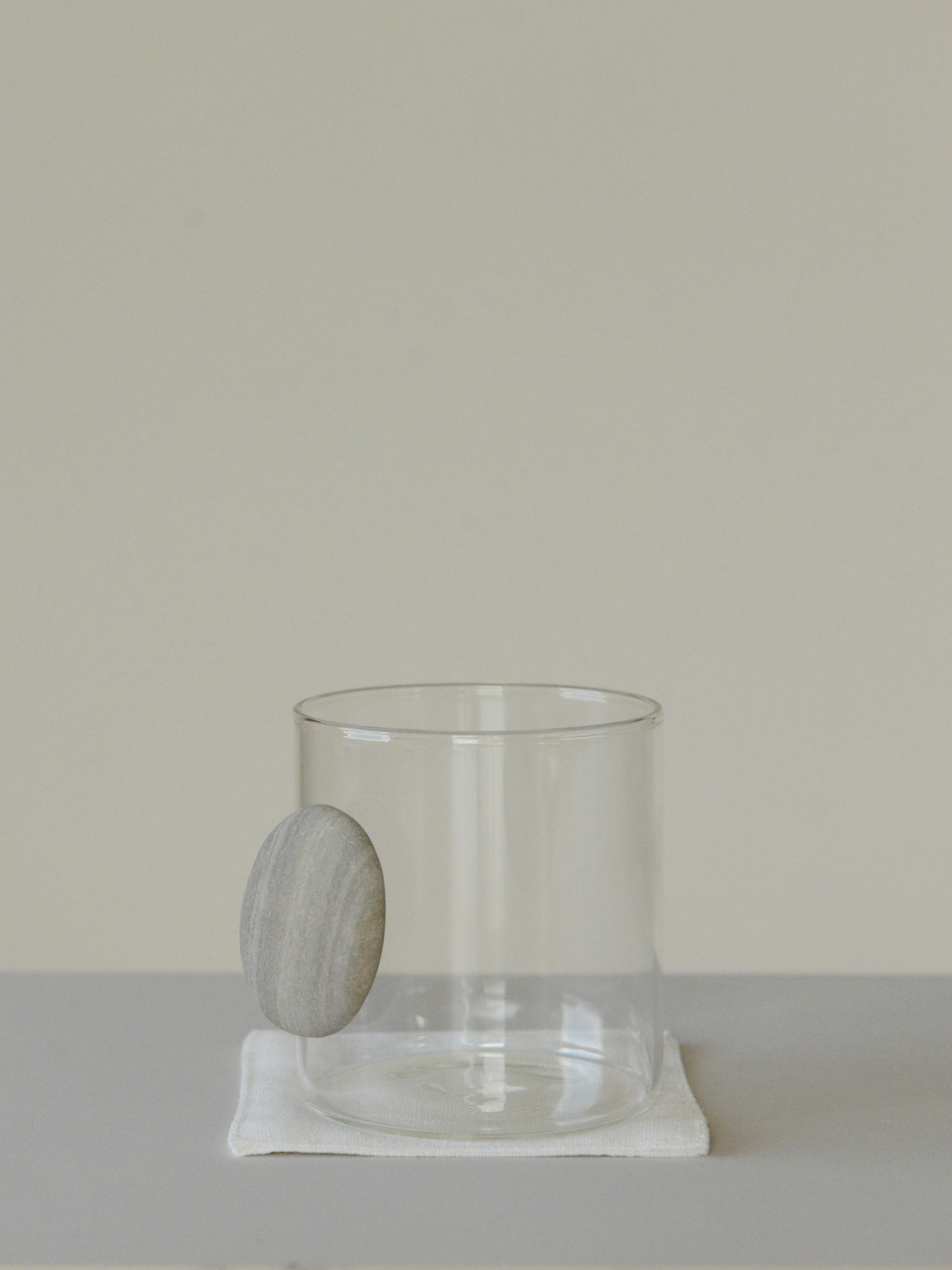 floating stone / 石付きグラス W5