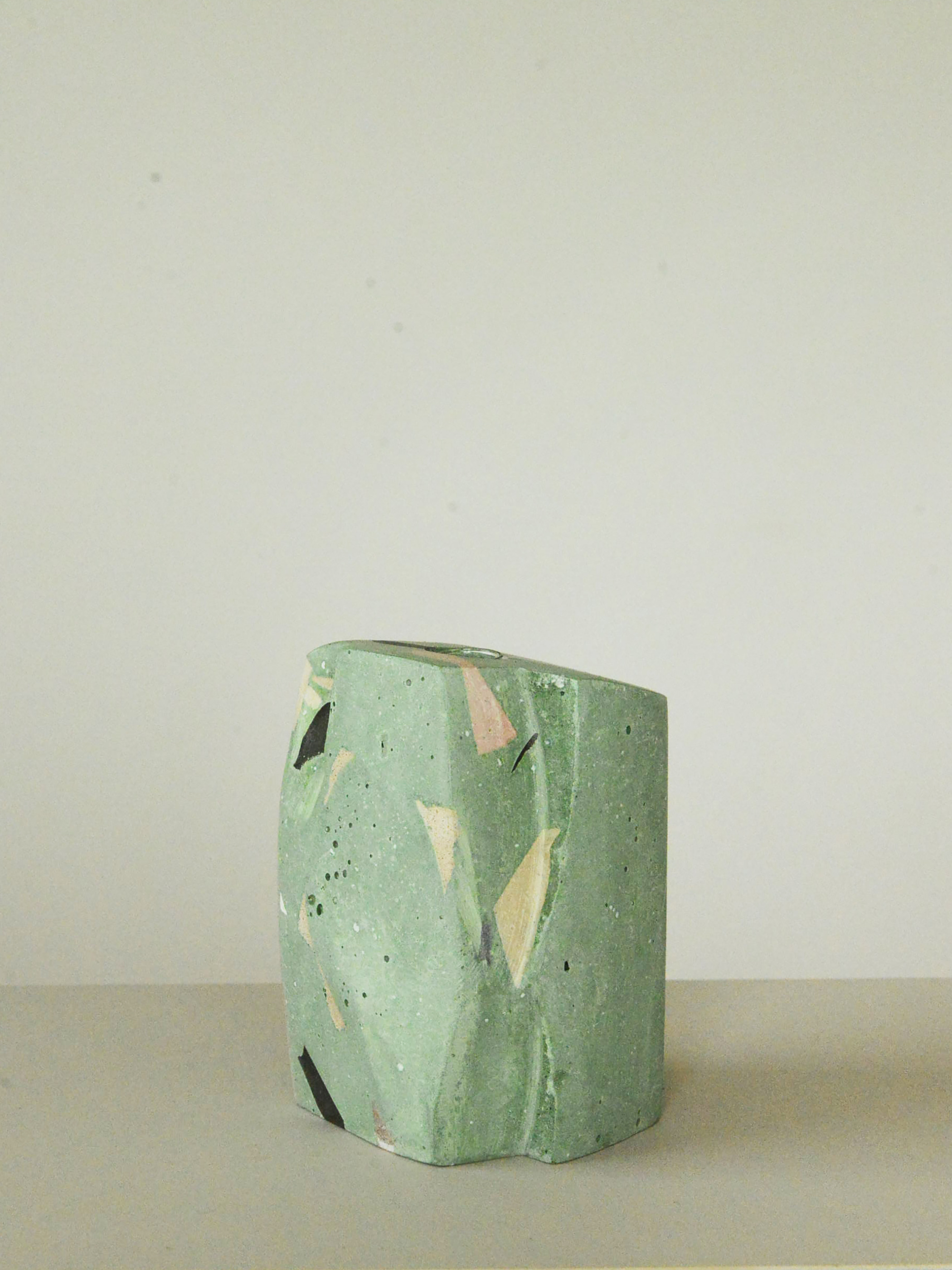 MINE ORE / 一輪挿し O2