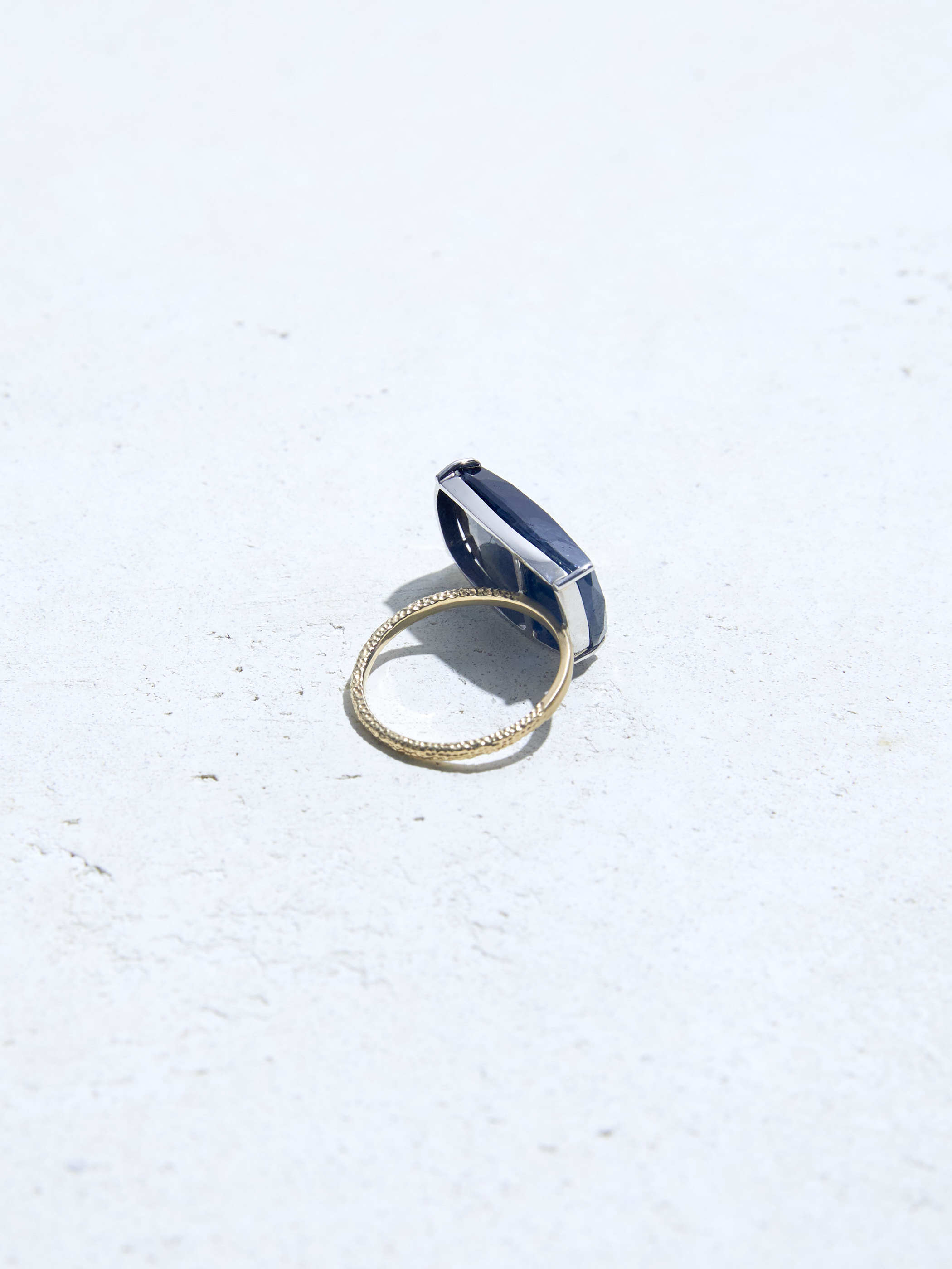 GOLD SHEEN SAPPHIRE RING_SQUARE-L