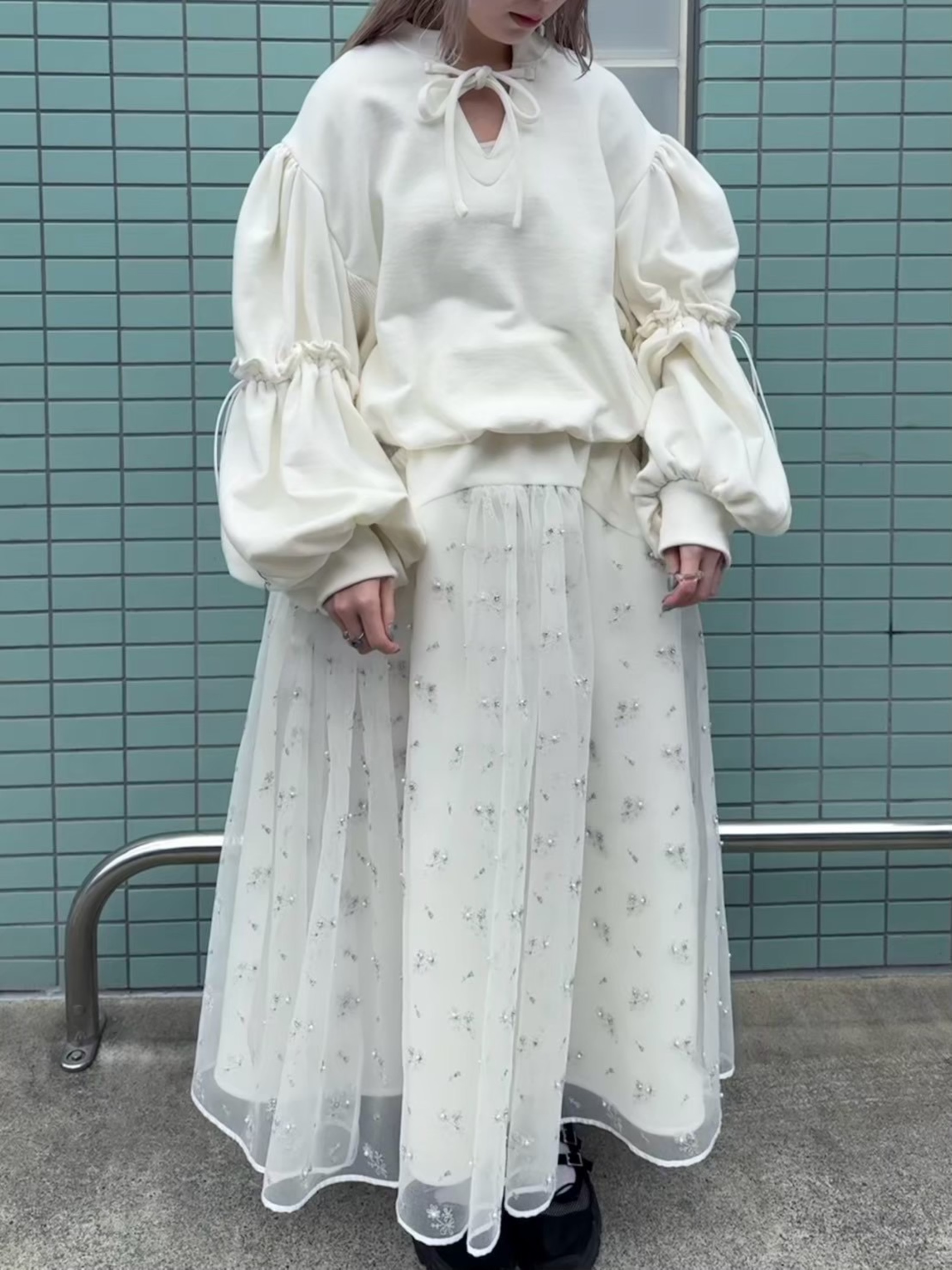 volume sleeve sweatshirt