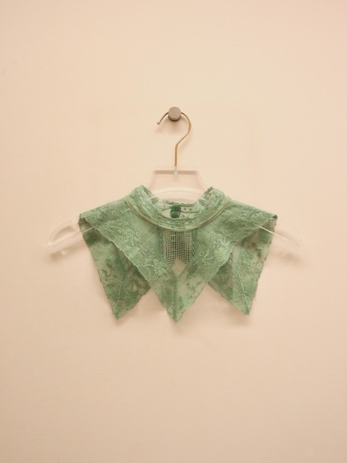 triangle collar