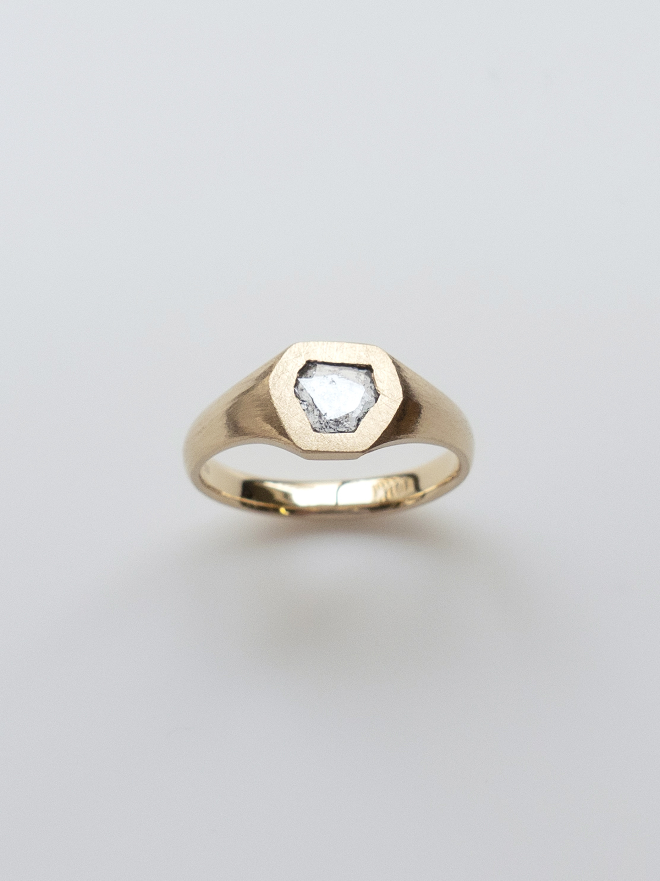 SLICE CUT 'SALT & PEPPER' DIAMOND SIGNET RING / ONE OFF Series　　　　　[Sold  out] - simmon official WEB SHOP